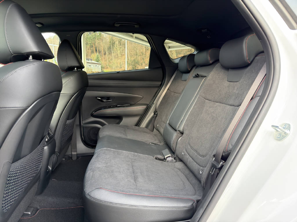 HYUNDAI TUCSON 1.6 T-GDi PHEV N-Line LUX 4WD-image-8