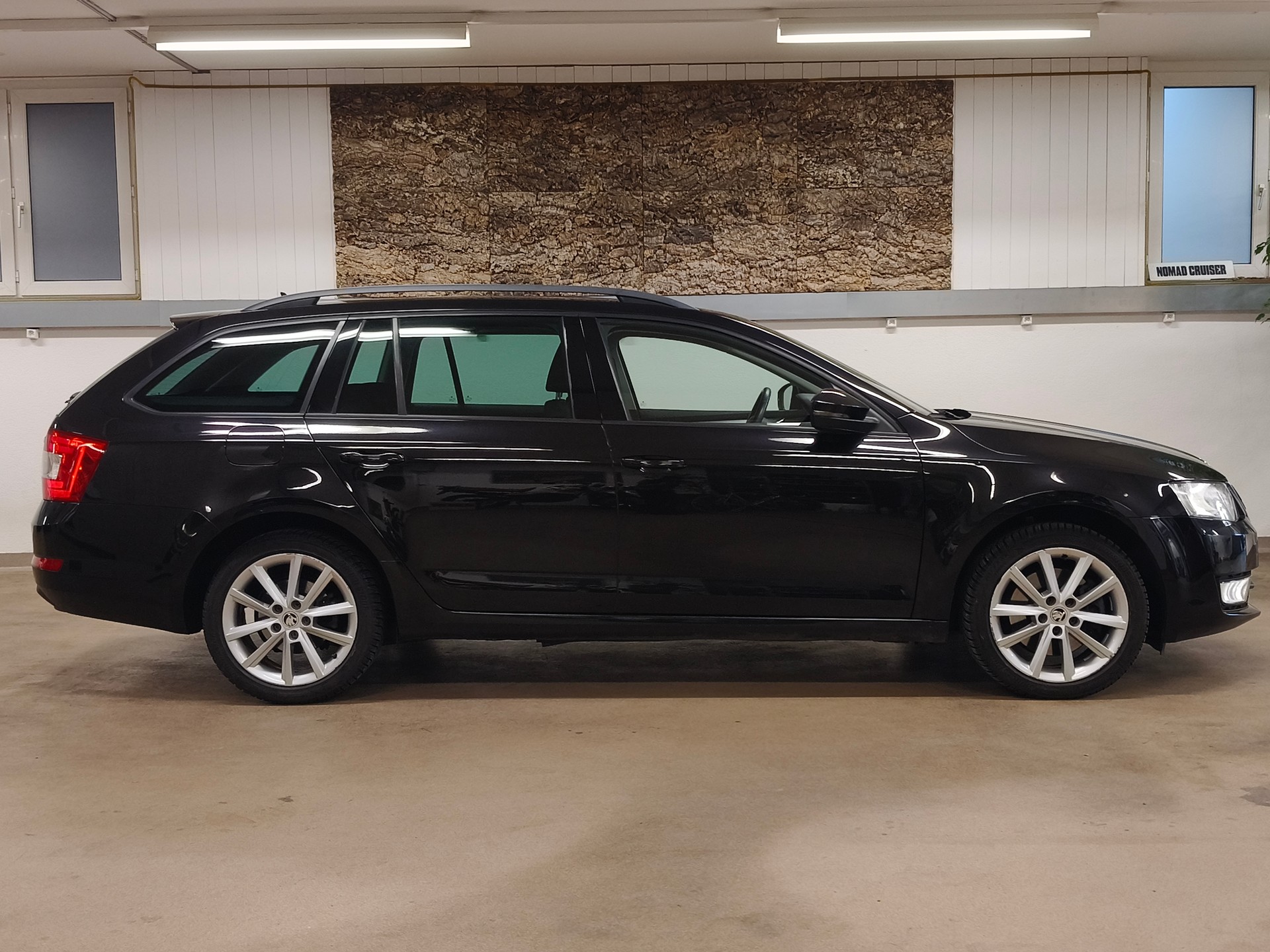 SKODA Octavia Combi 2.0 TDI Ambition 4x4 DSG-image-6