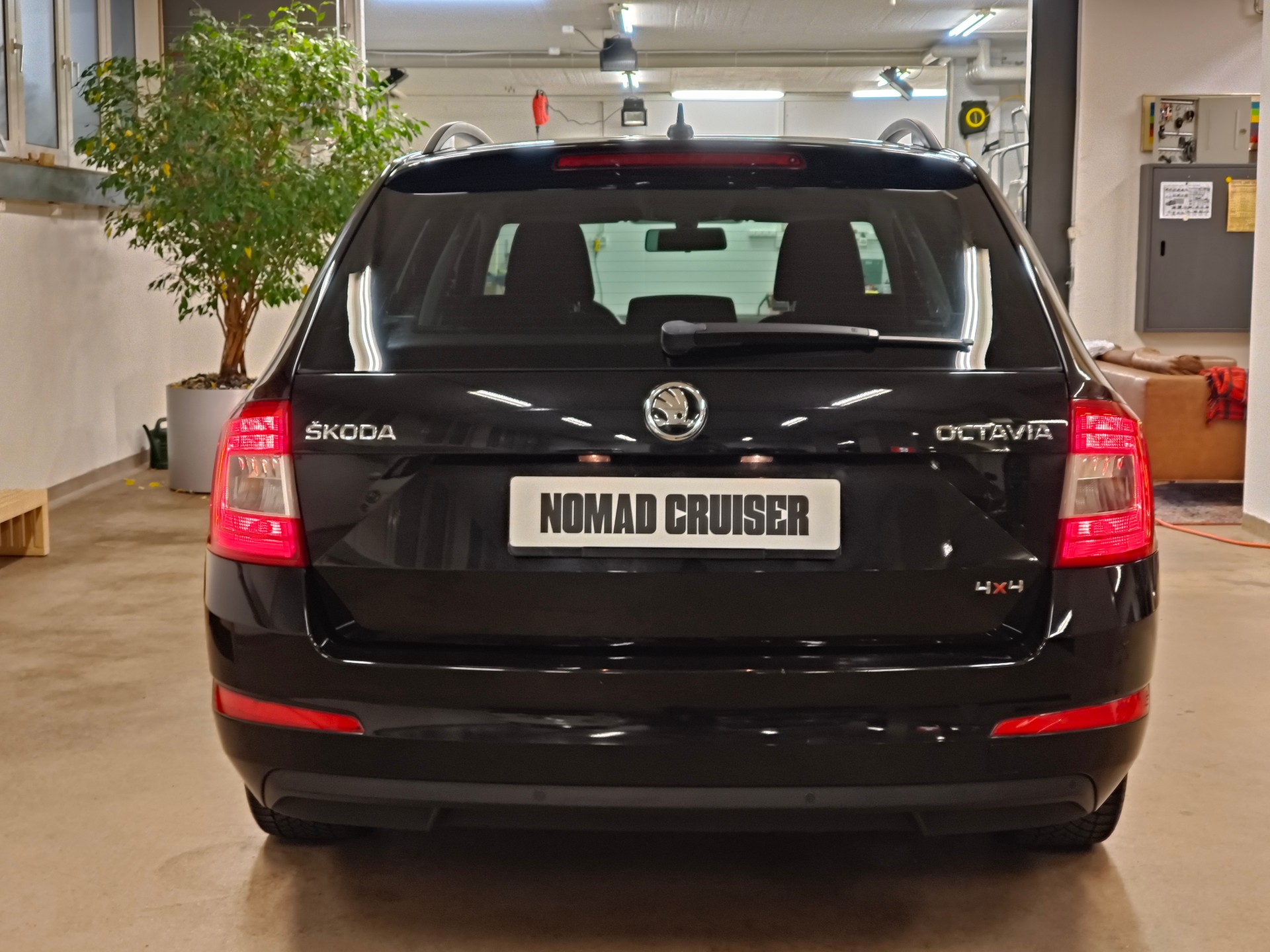 SKODA Octavia Combi 2.0 TDI Ambition 4x4 DSG-image-9