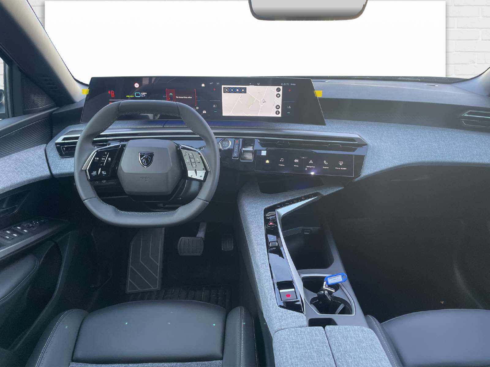 PEUGEOT 3008 1.6 PHEV Allure-image-9