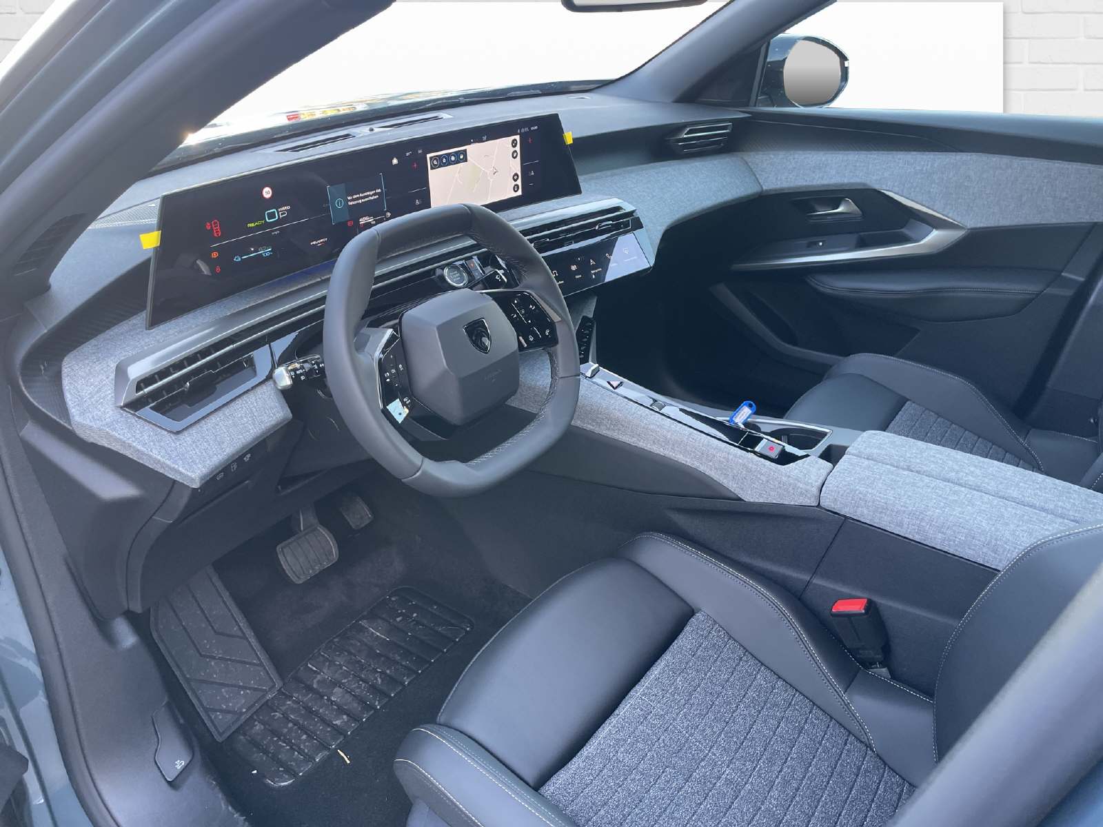 PEUGEOT 3008 1.6 PHEV Allure-image-8