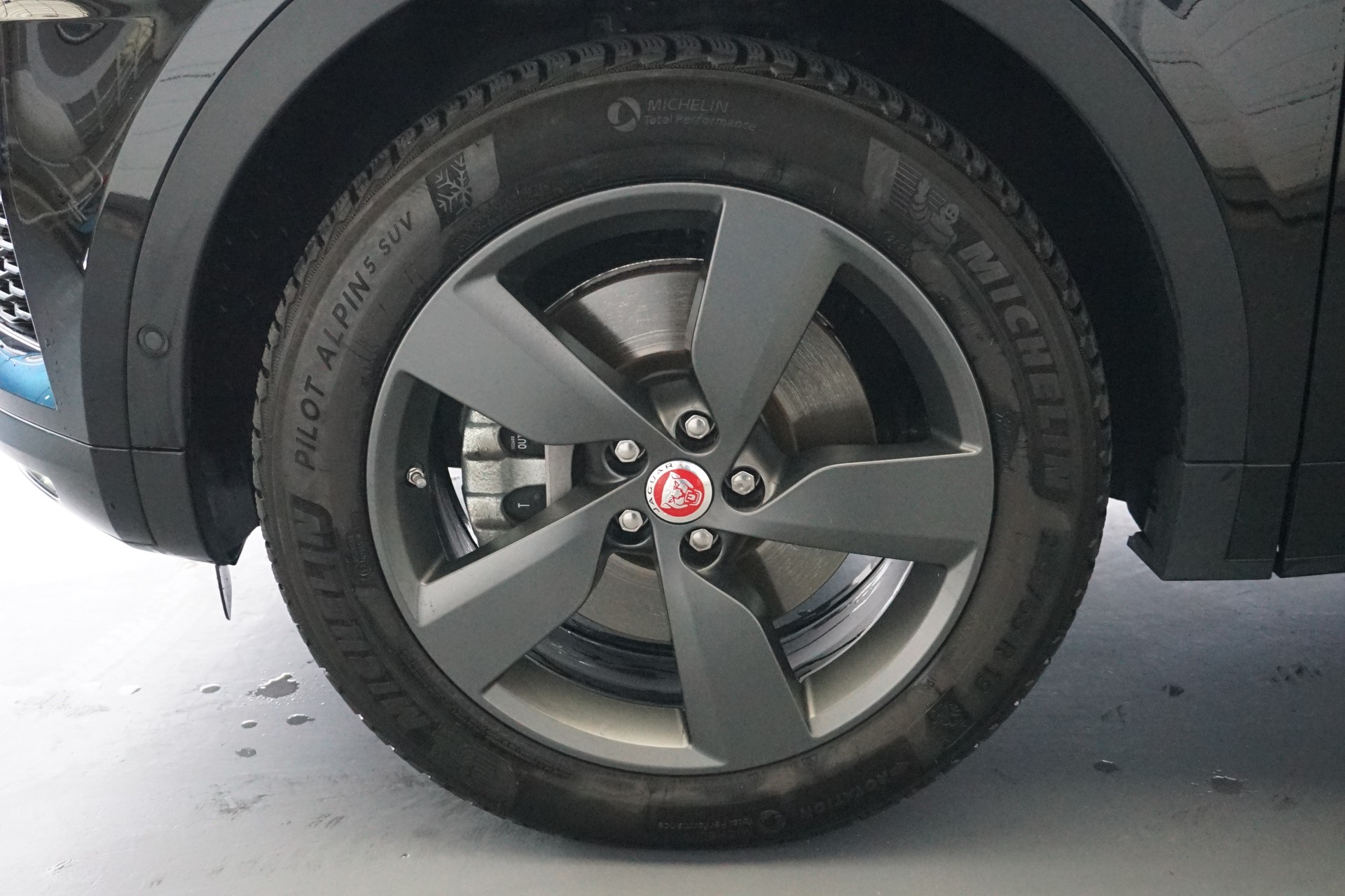 JAGUAR E-Pace P250 R-Dynamic SE AWD aus erster Hand!! 100% Benziner-image-10