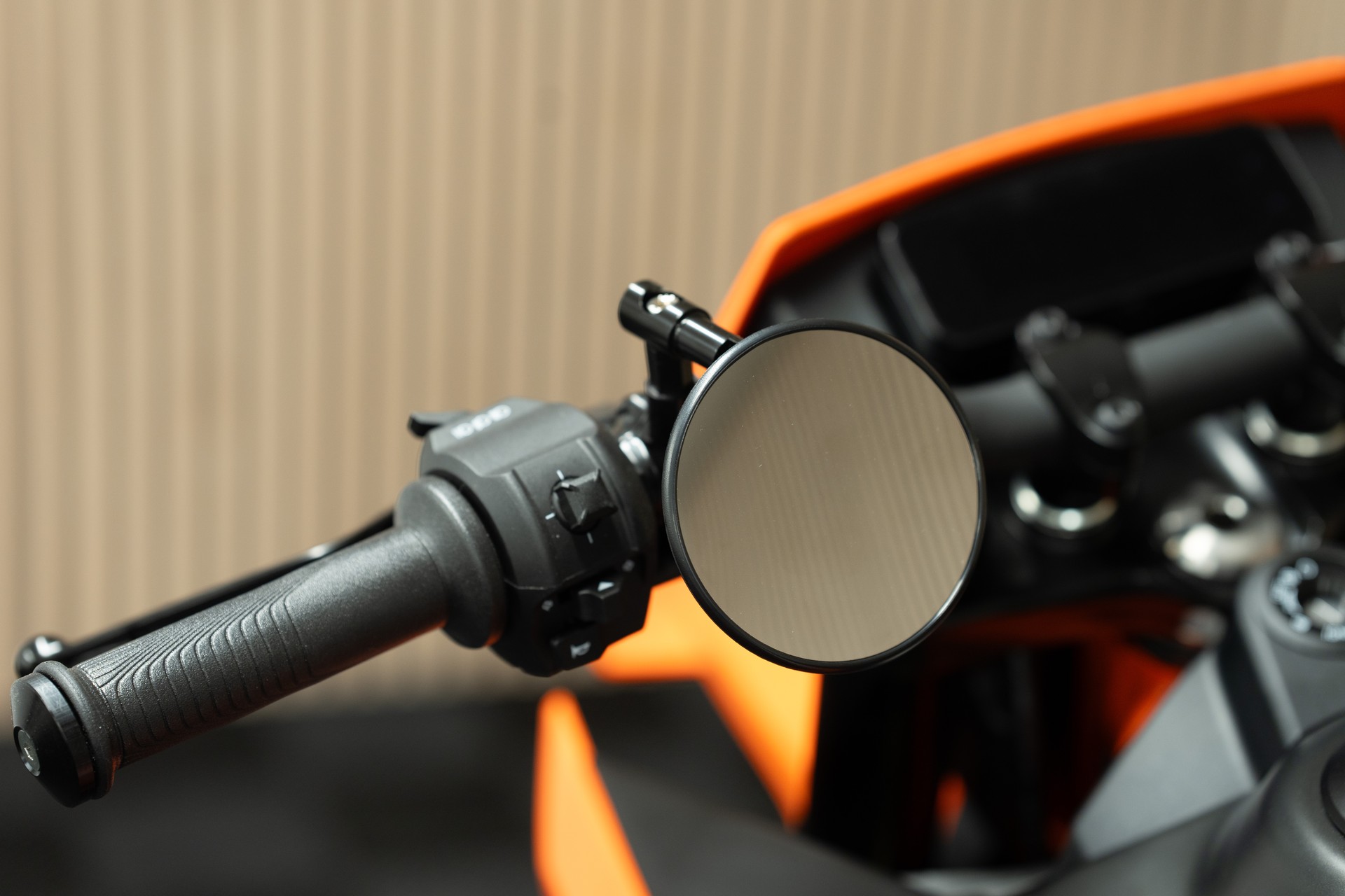 KTM 125 SMC R mit Kurzheck und SuMo-Spiegelumbau-image-3
