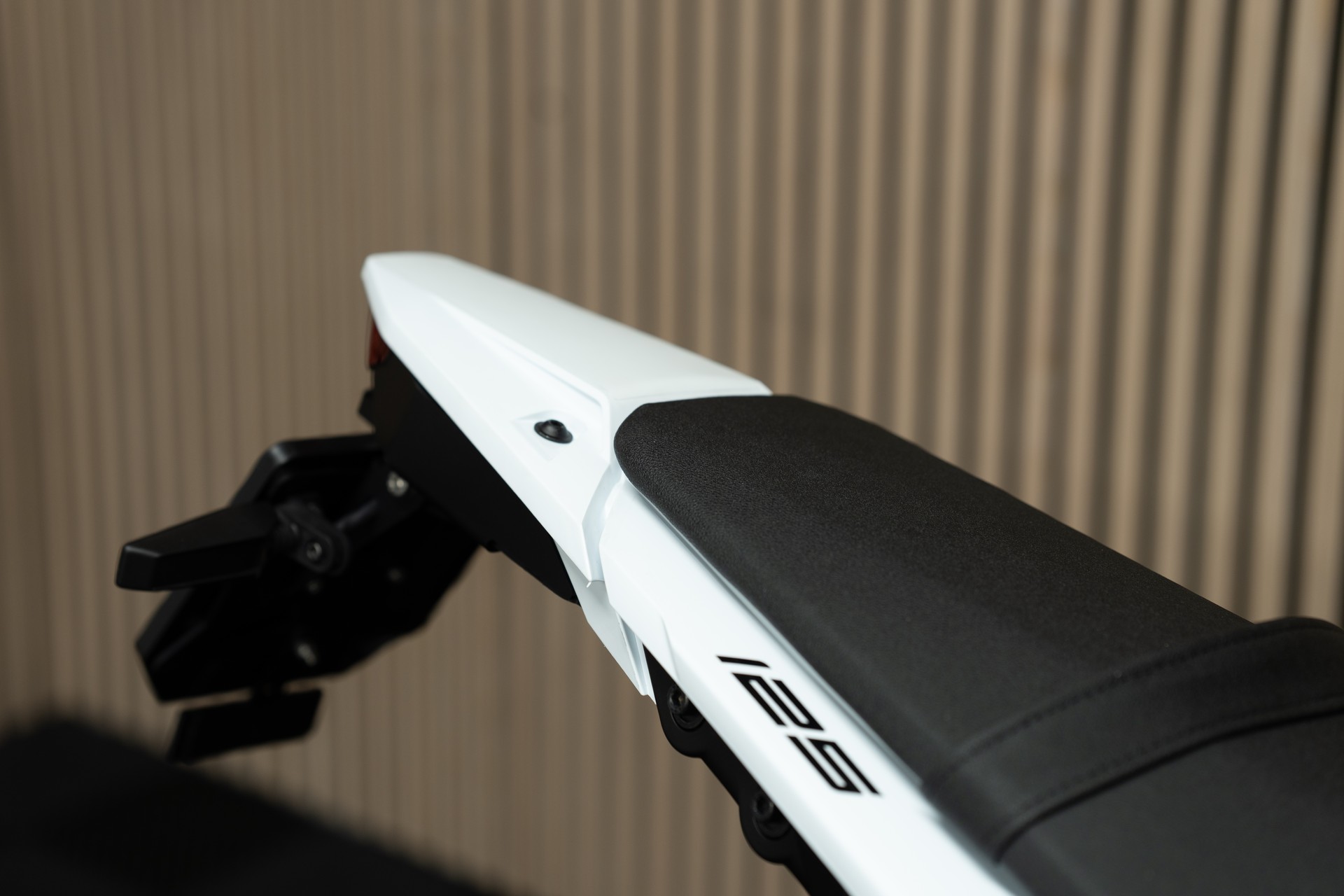 KTM 125 SMC R mit Kurzheck und SuMo-Spiegelumbau-image-5