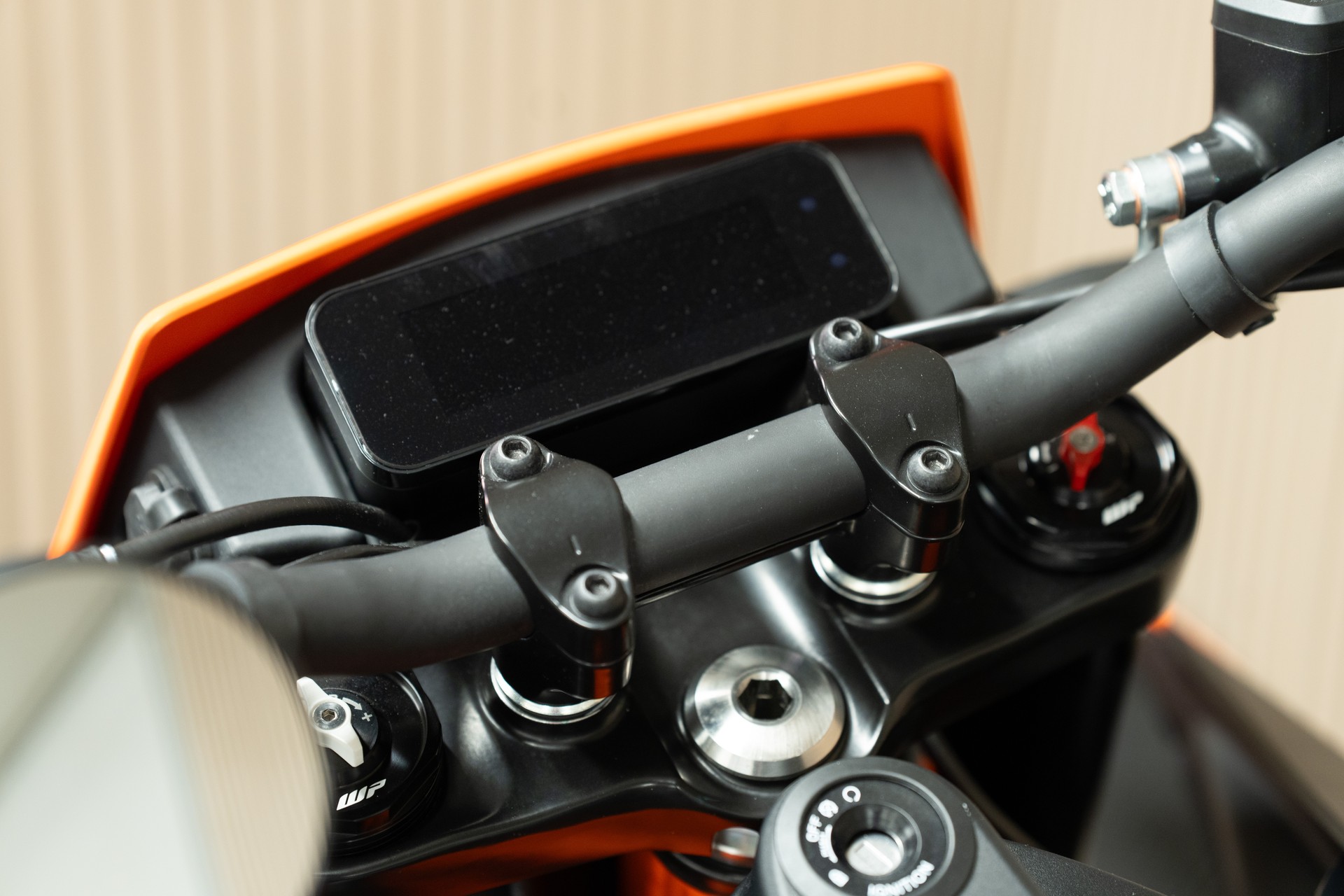 KTM 125 SMC R mit Kurzheck und SuMo-Spiegelumbau-image-2