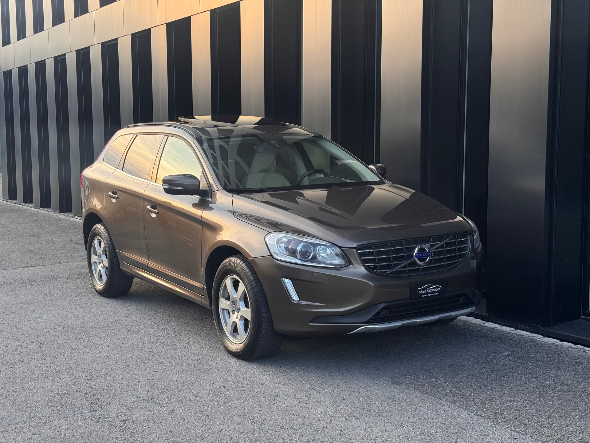 VOLVO XC60 T5 Momentum Powershift-image-8