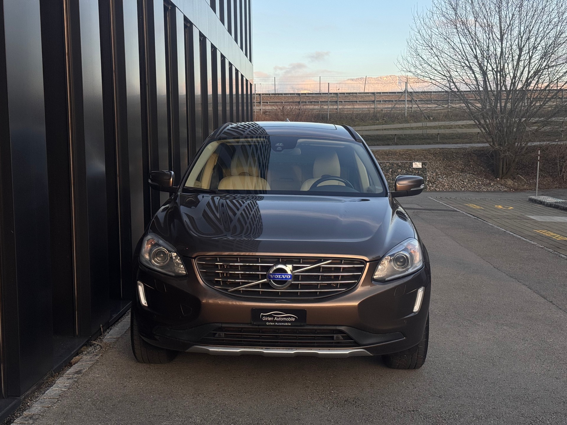 VOLVO XC60 T5 Momentum Powershift-image-1