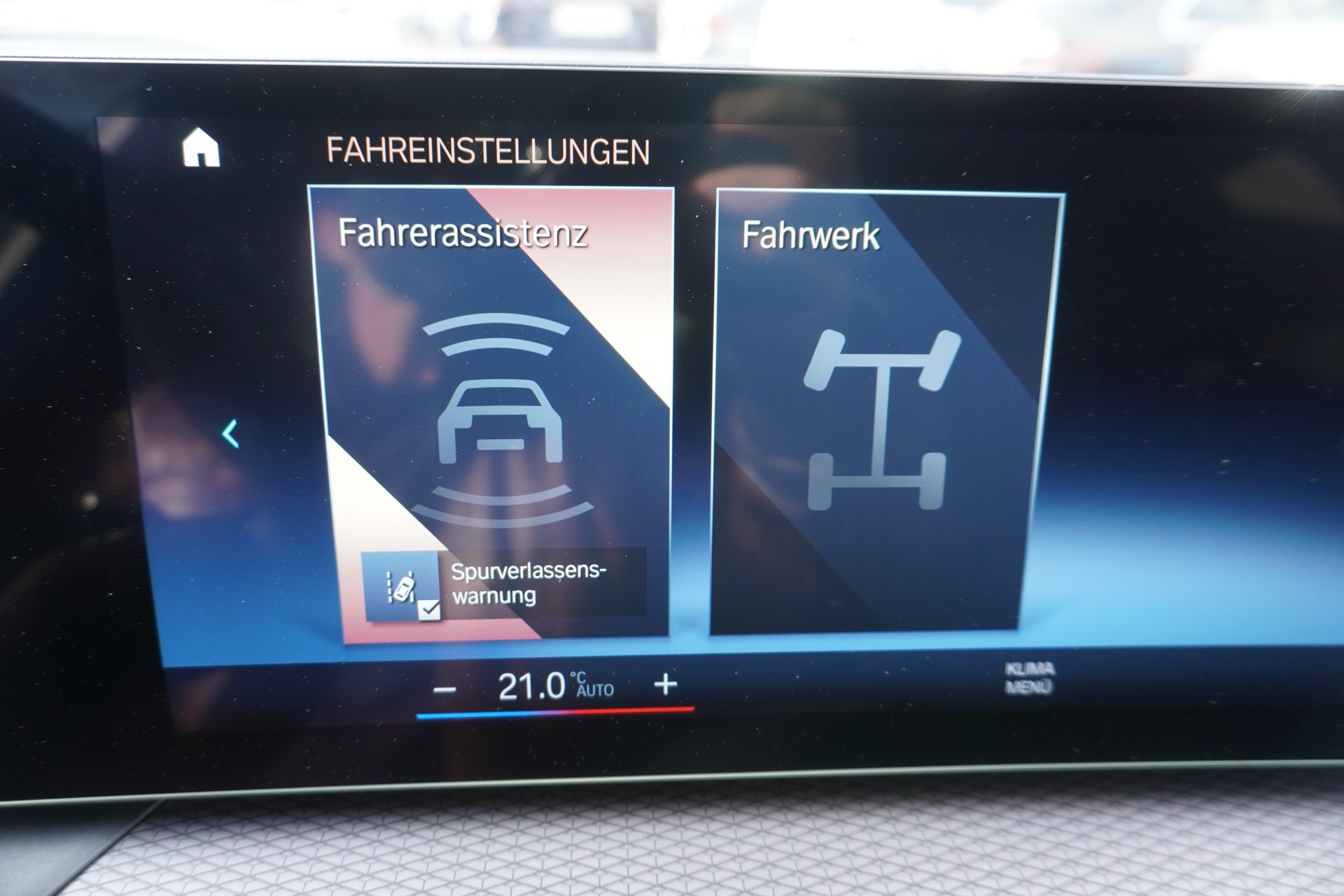 BMW 320d xDrive 48V Touring Steptronic M Sport-image-37