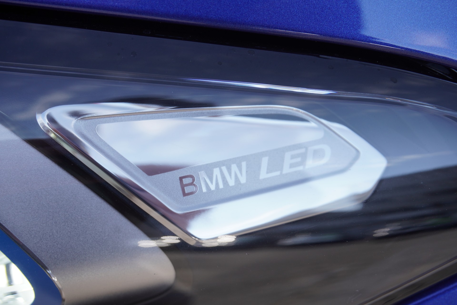 BMW 320d xDrive 48V Touring Steptronic M Sport-image-10