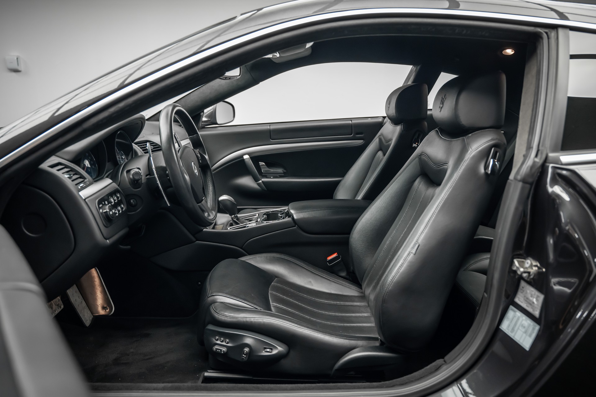 MASERATI GranTurismo S Automatica * 4,7 V8 MIT MEGA SOUND & SEHR VIEL FAHRSPASS * LEASING AB 362.- *-image-11