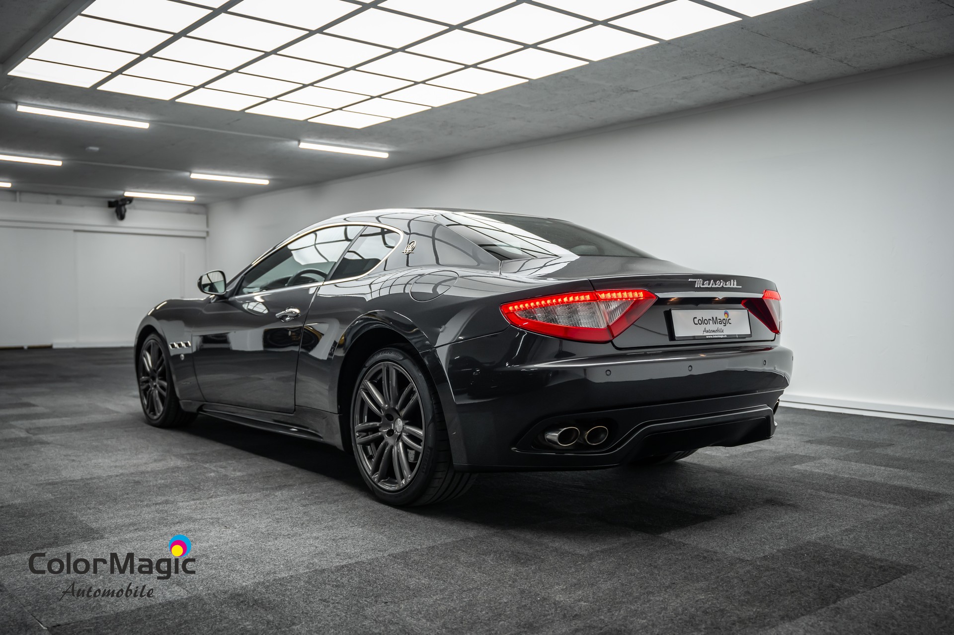 MASERATI GranTurismo S Automatica * 4,7 V8 MIT MEGA SOUND & SEHR VIEL FAHRSPASS * LEASING AB 362.- *-showroom-element-3