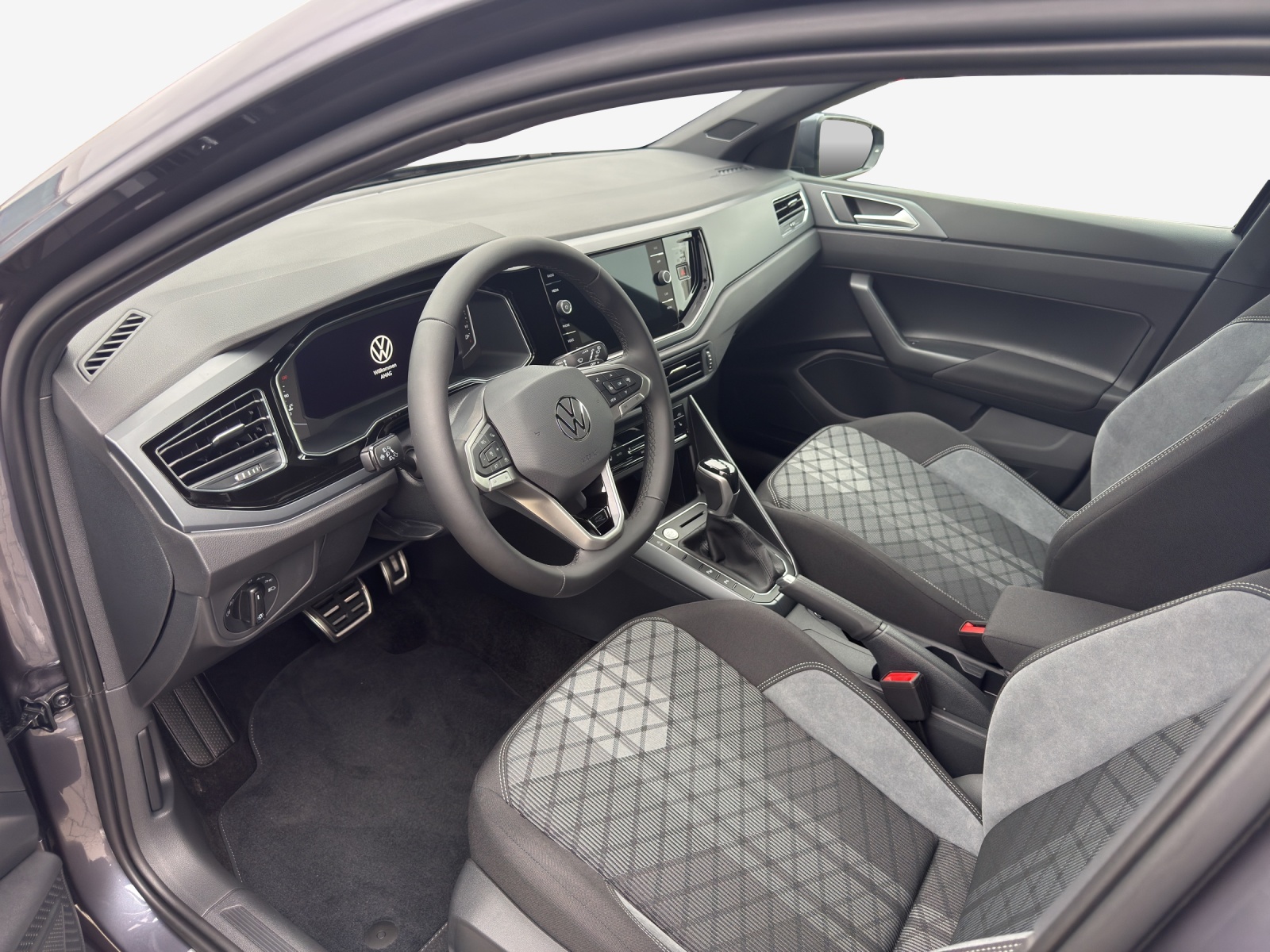 VW Polo 1.0 TSI R-Line DSG-image-7