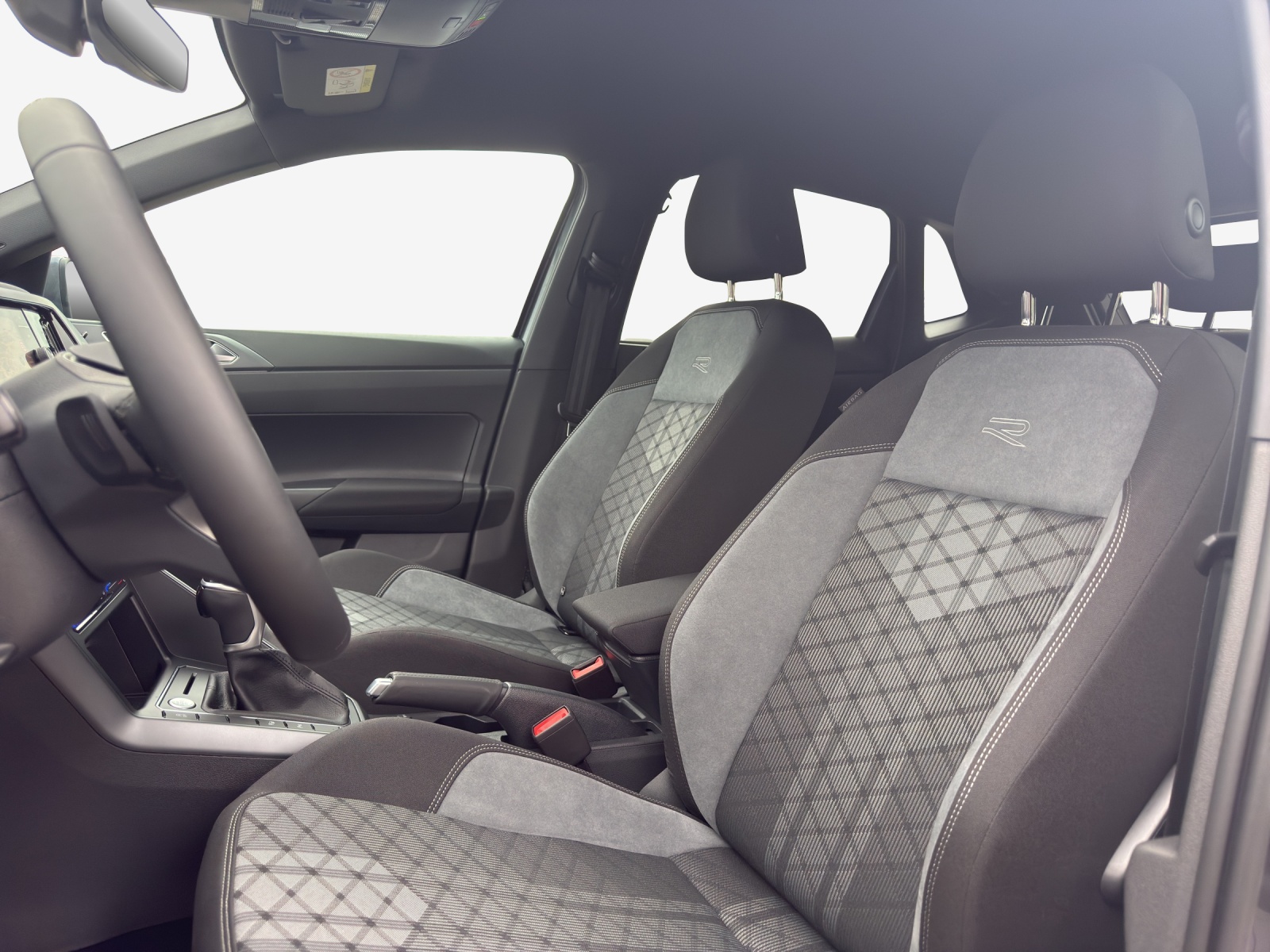 VW Polo 1.0 TSI R-Line DSG-image-14