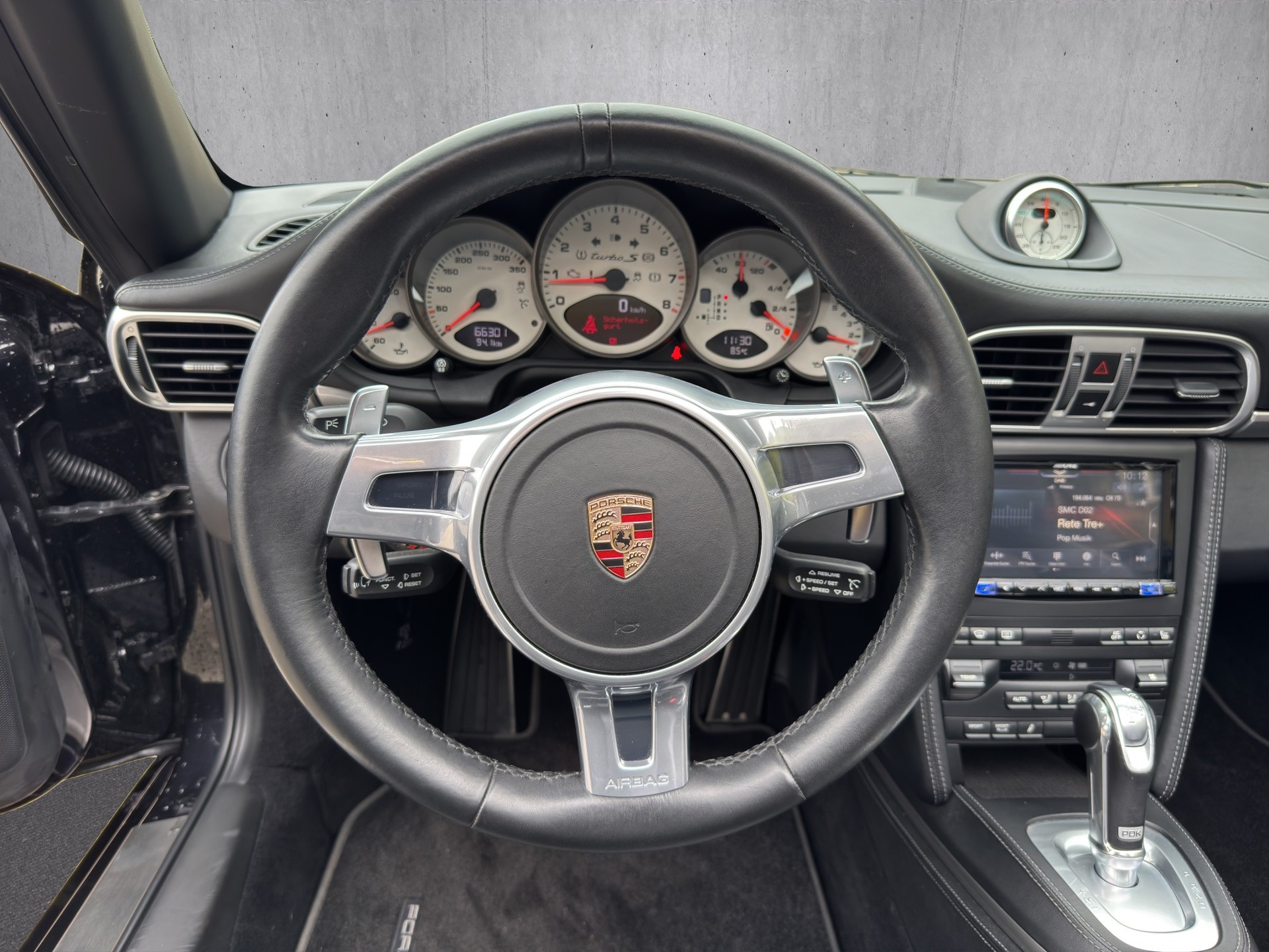 PORSCHE 911 Cabrio Turbo S PDK-image-9