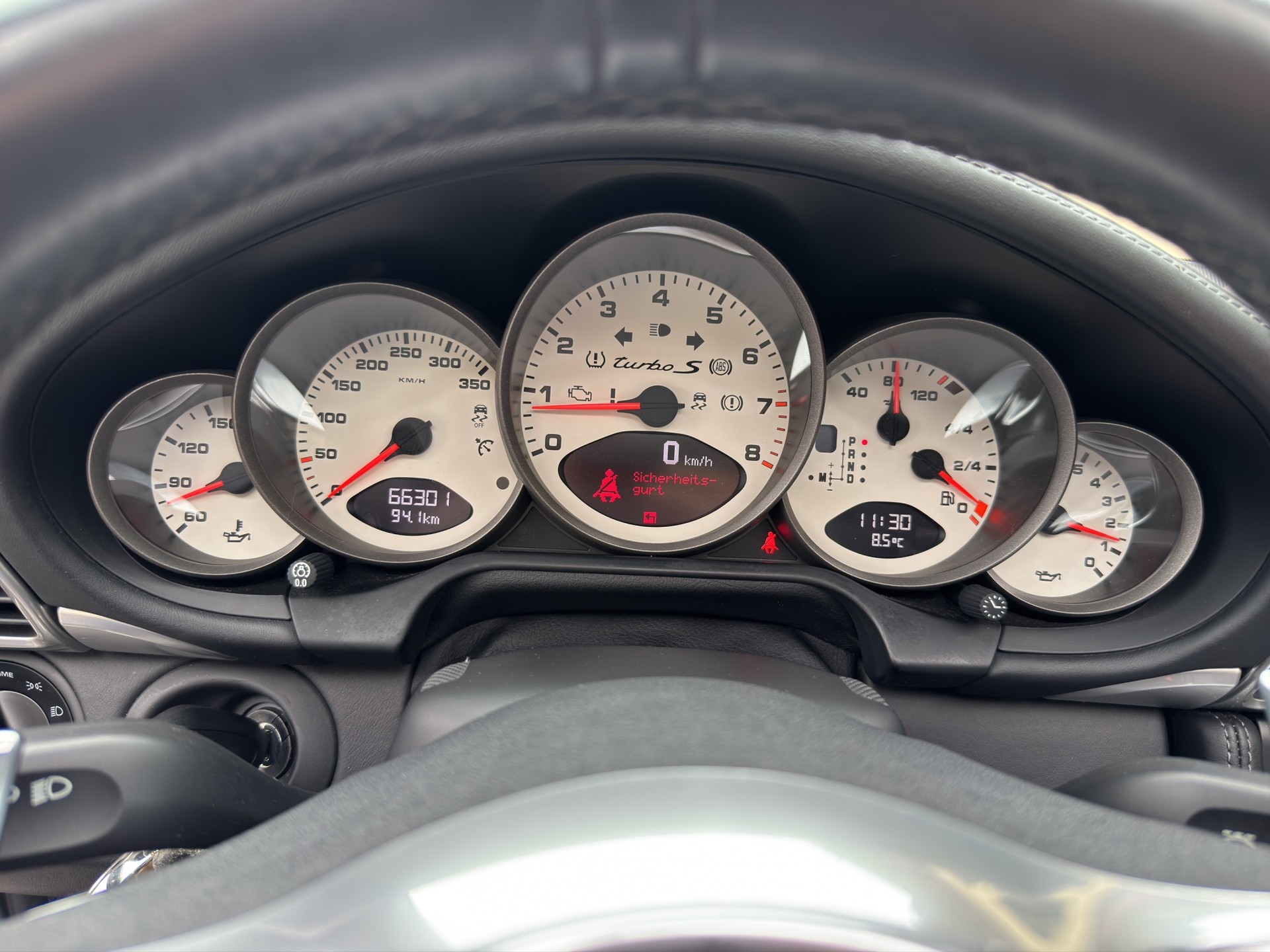 PORSCHE 911 Cabrio Turbo S PDK-image-10