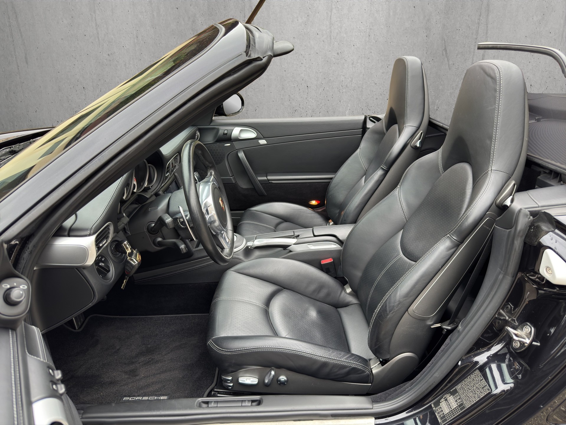PORSCHE 911 Cabrio Turbo S PDK-image-8