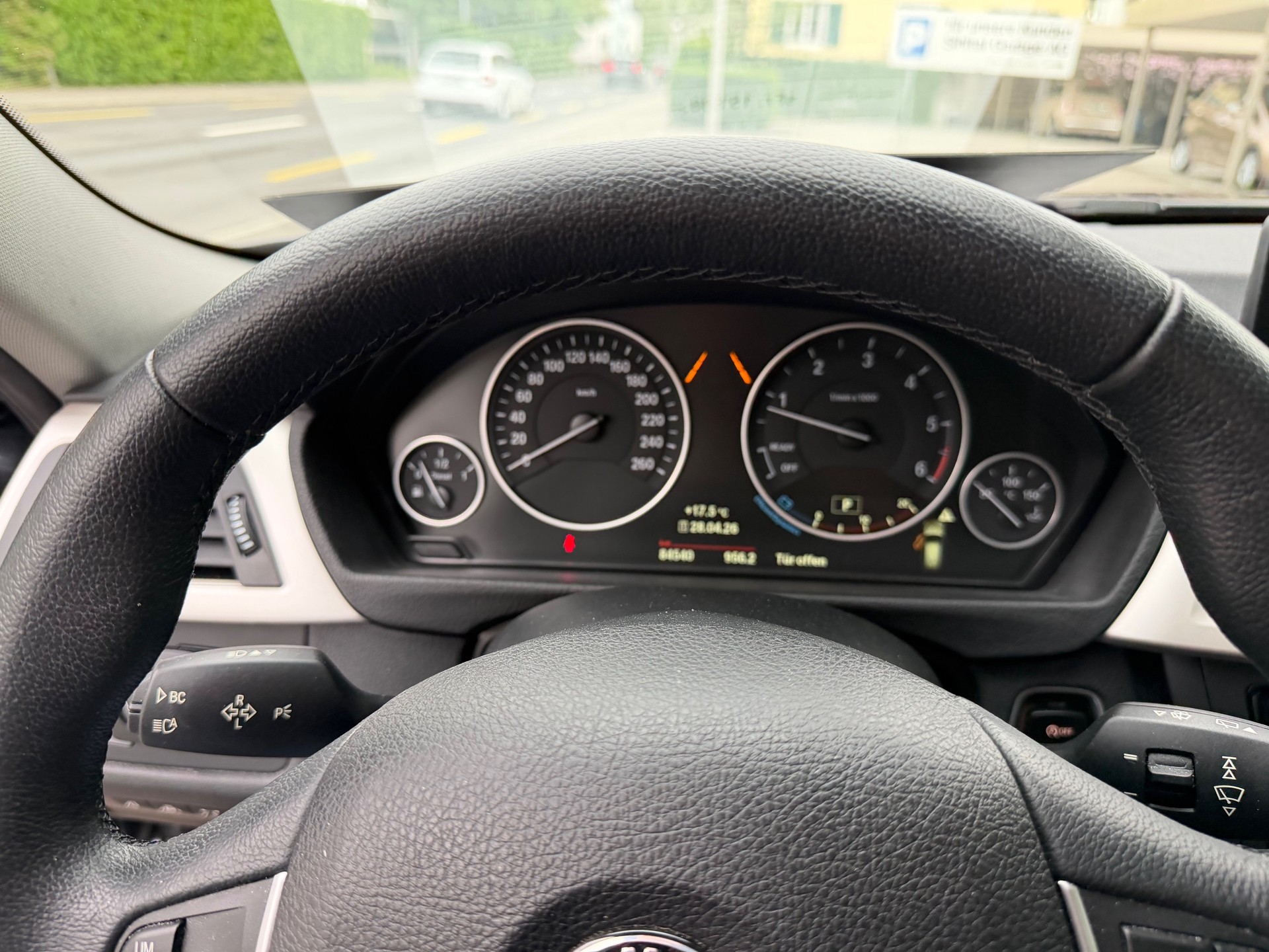 BMW 320d xDrive Touring Steptronic-image-9