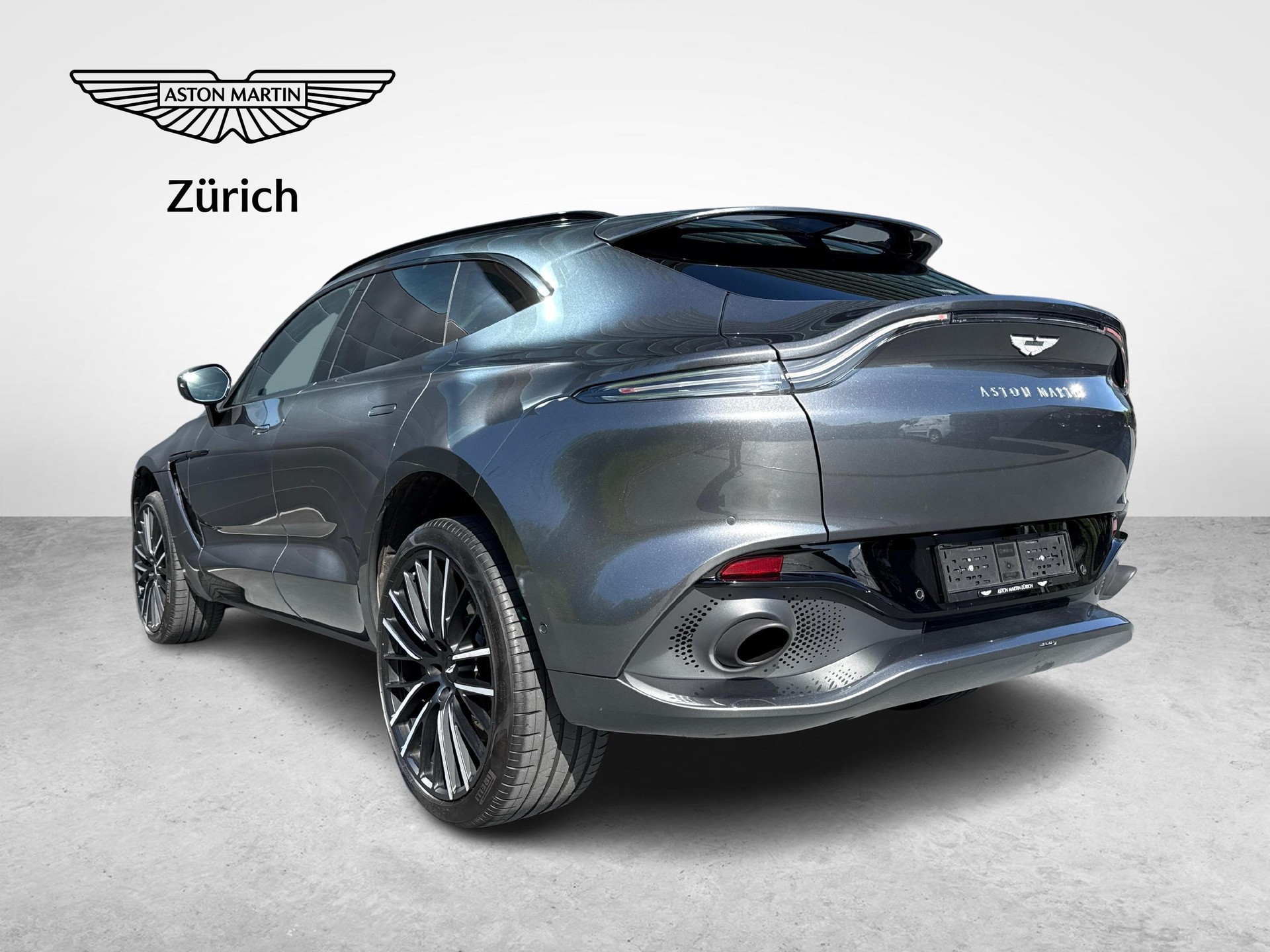 ASTON MARTIN DBX 4.0 V8 Bi-Turbo-showroom-element-2