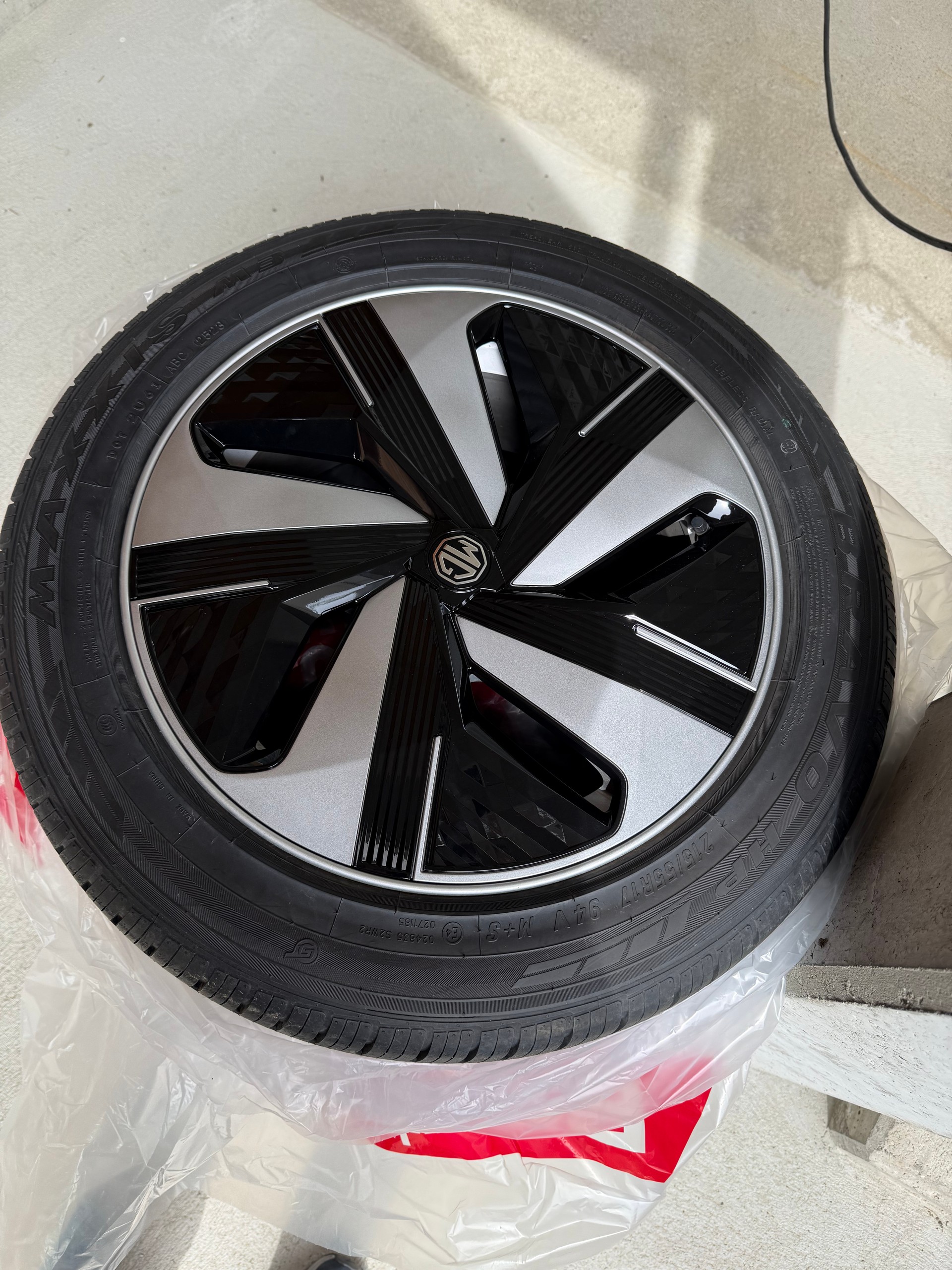 MG ZS EV 70kWh Luxury-image-11