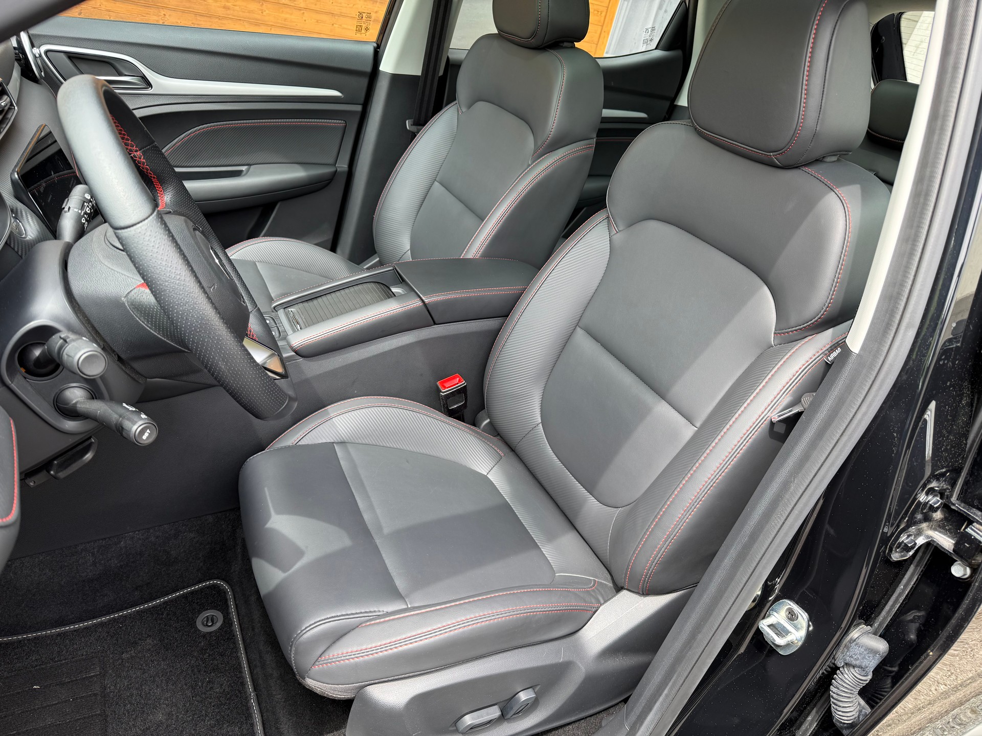 MG ZS EV 70kWh Luxury-image-3