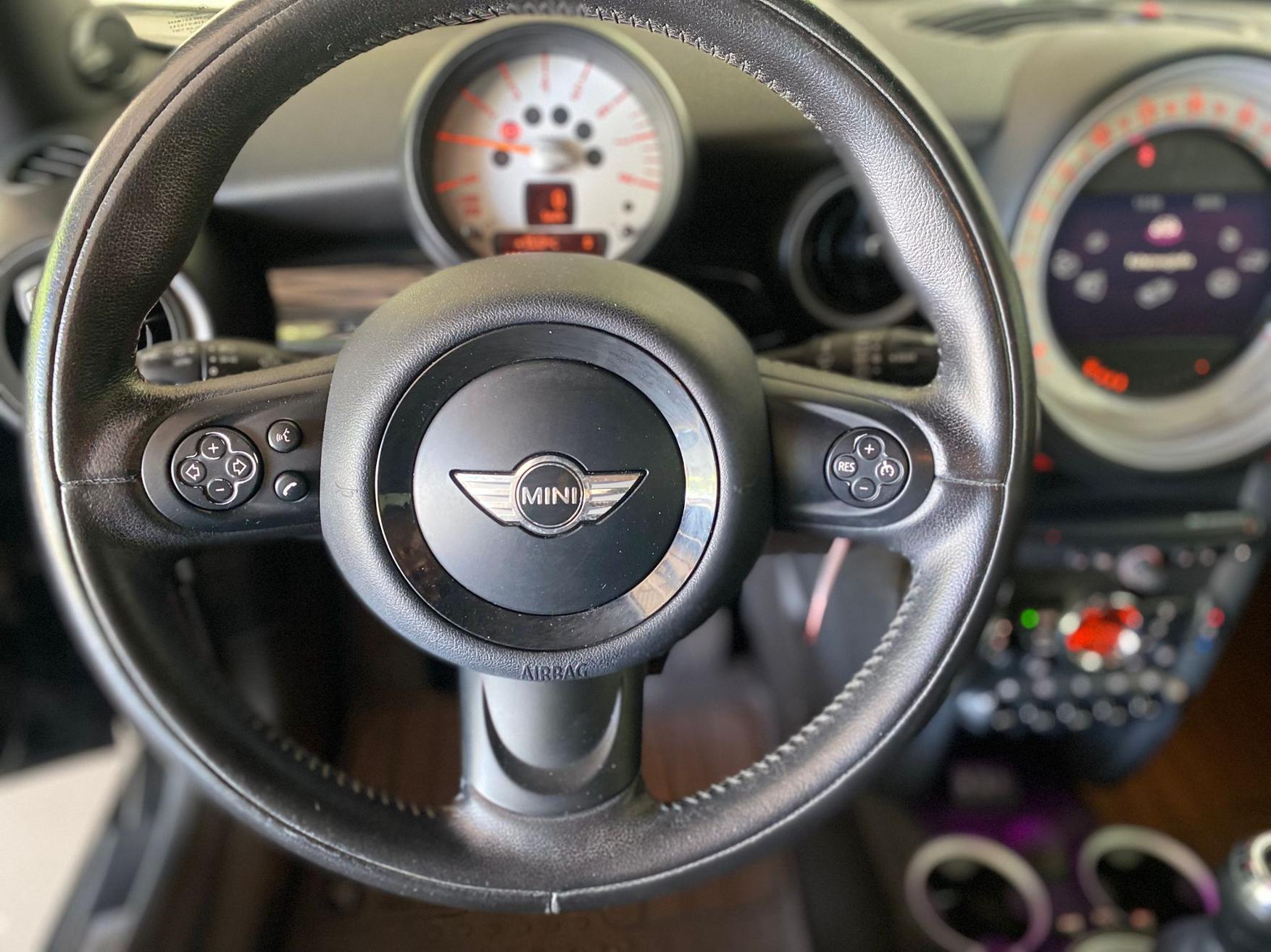 MINI Mini R56 1.6i Cooper-image-12