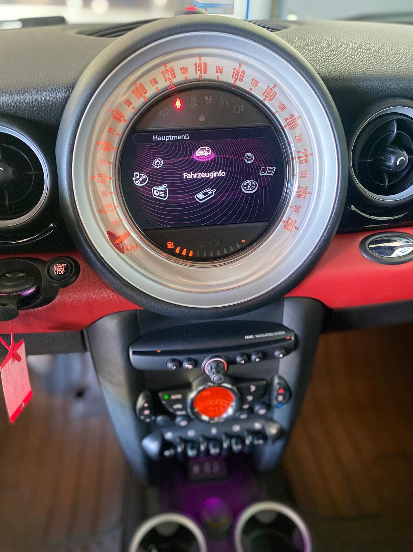 MINI Mini R56 1.6i Cooper-image-14