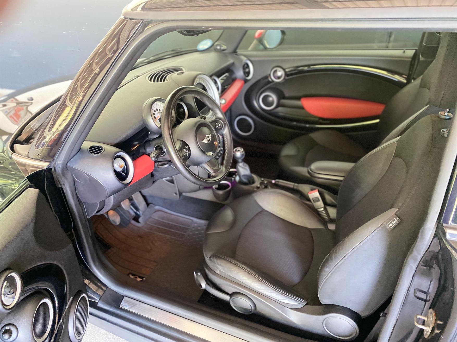 MINI Mini R56 1.6i Cooper-image-9