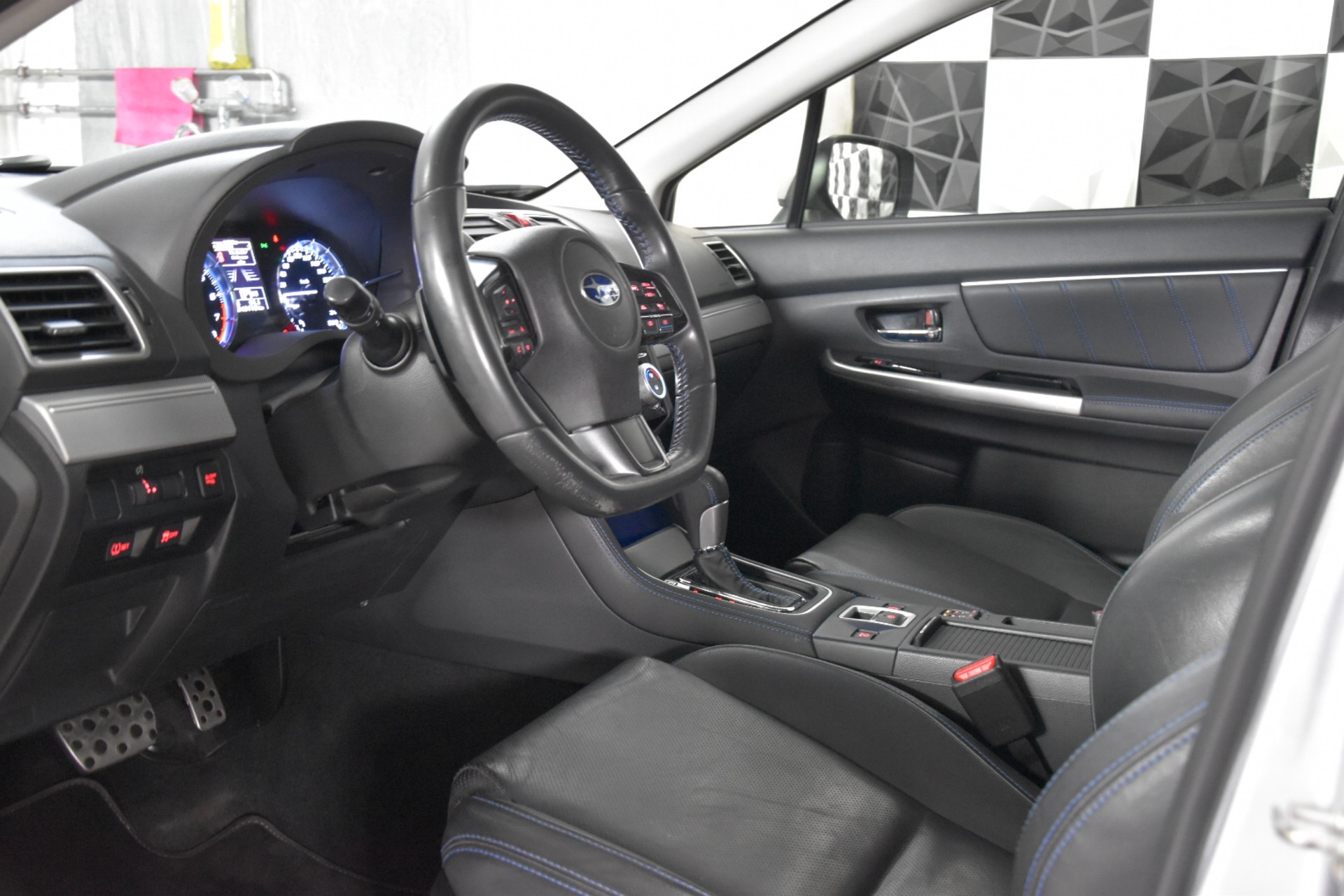 SUBARU Levorg 2.0i Luxury AWD Lineartronic-image-25