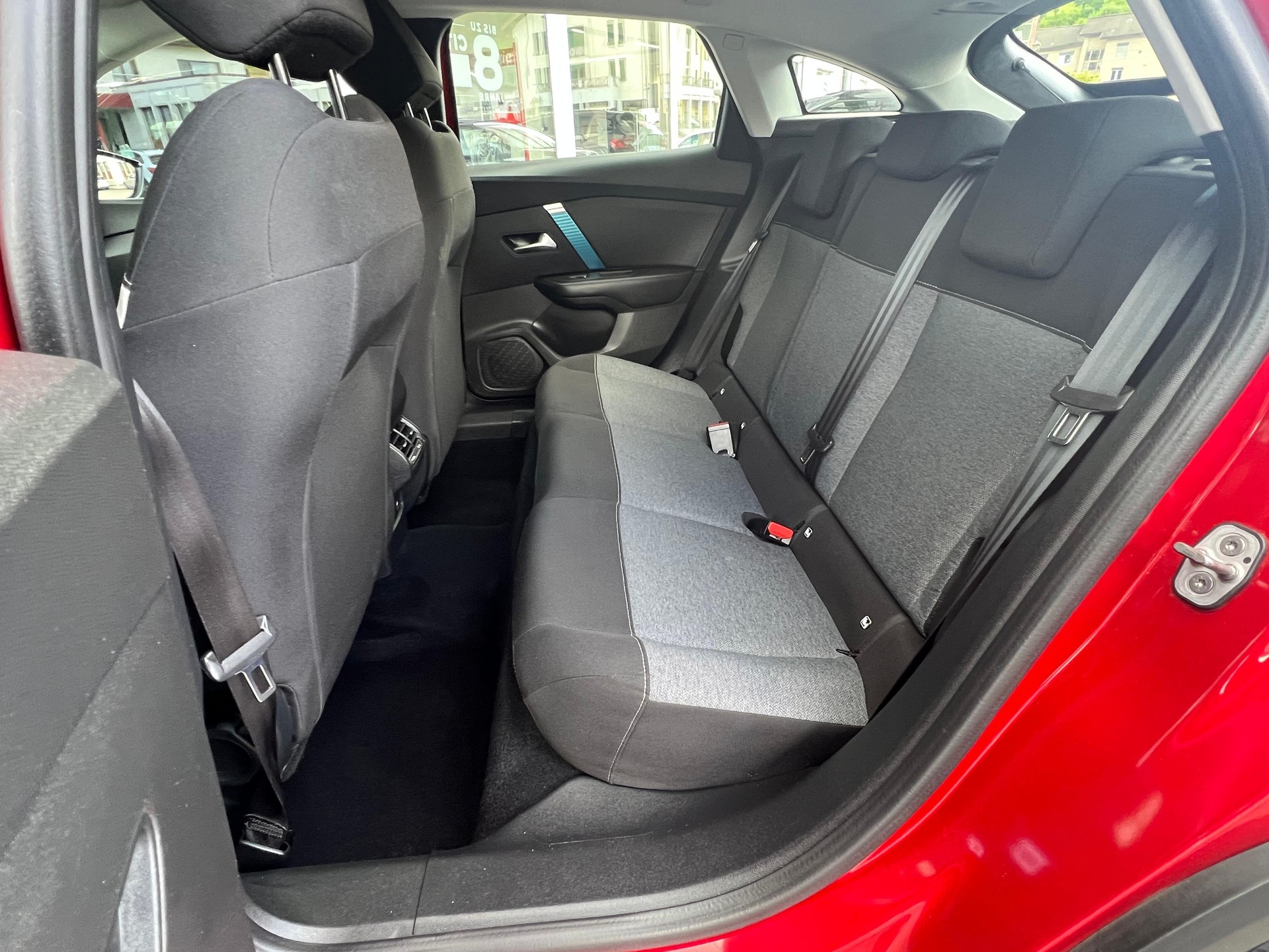CITROEN e-C4 Swiss Edition-image-10