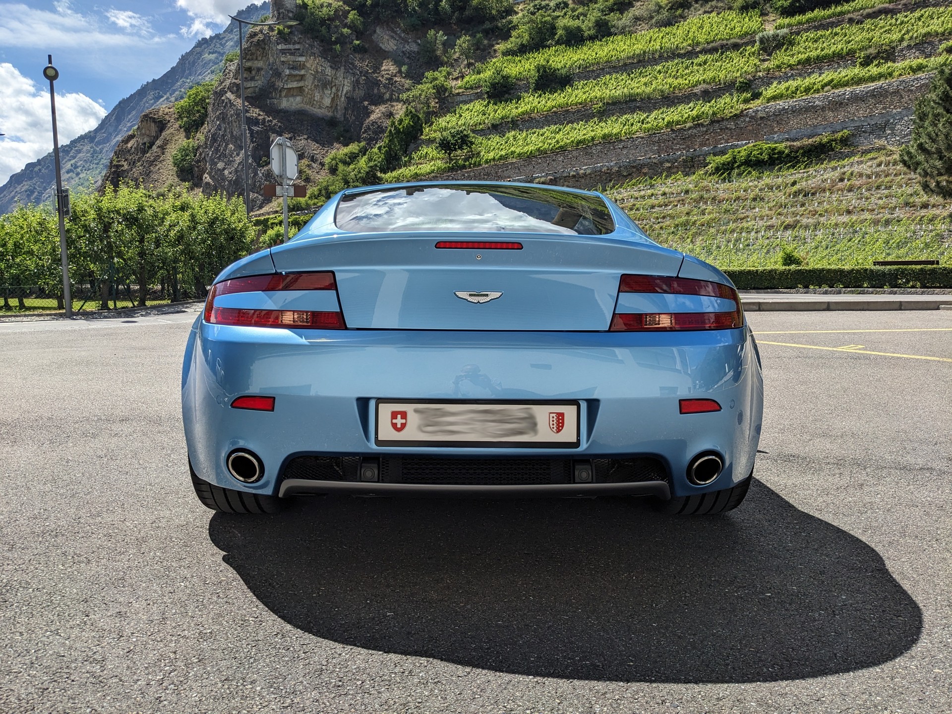 ASTON MARTIN V8 Vantage 4.7 Sportshift-image-3