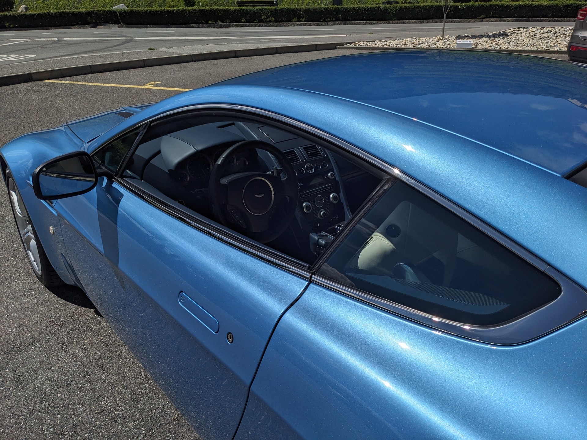 ASTON MARTIN V8 Vantage 4.7 Sportshift-image-8