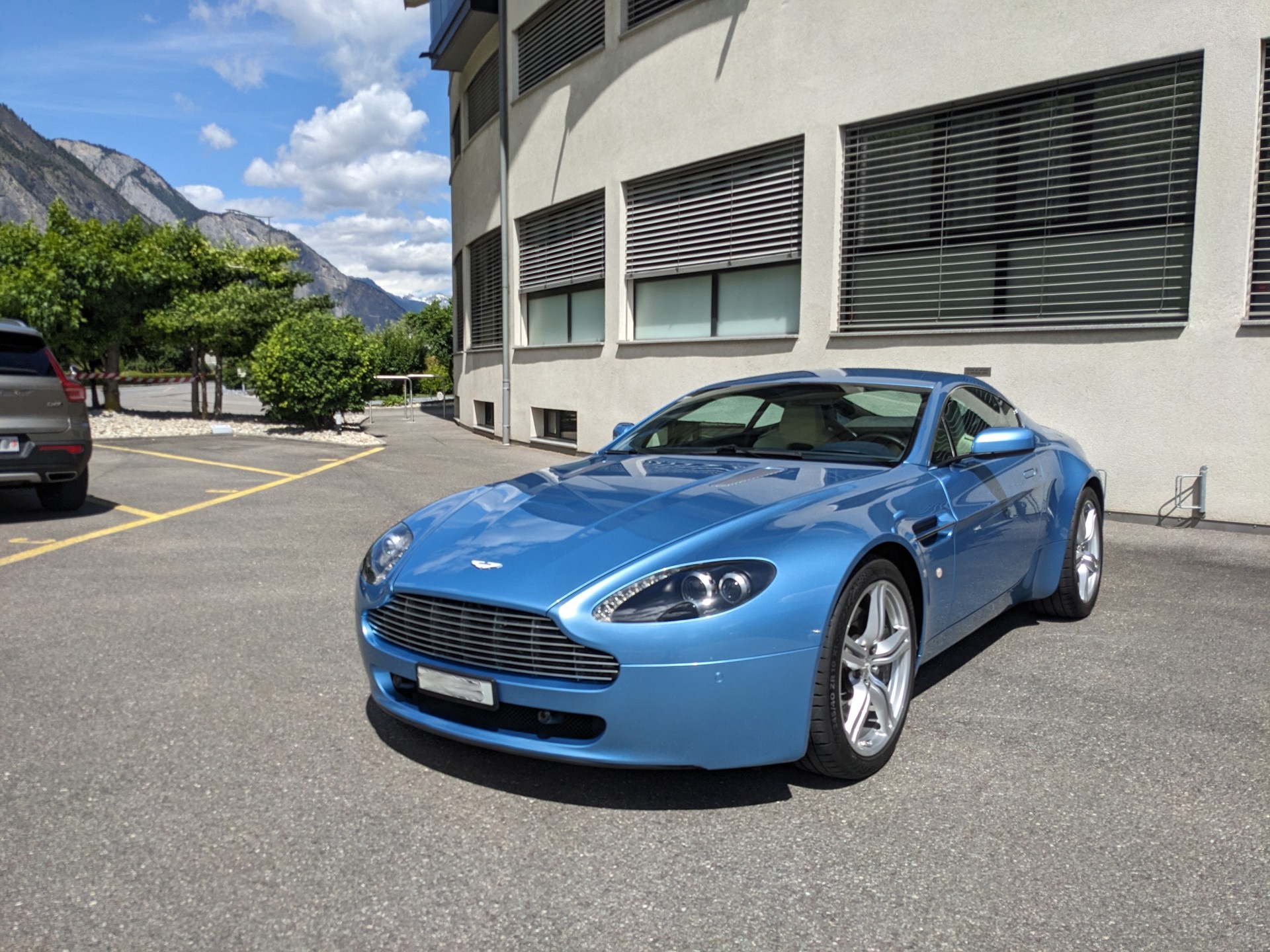 ASTON MARTIN V8 Vantage 4.7 Sportshift-image-7