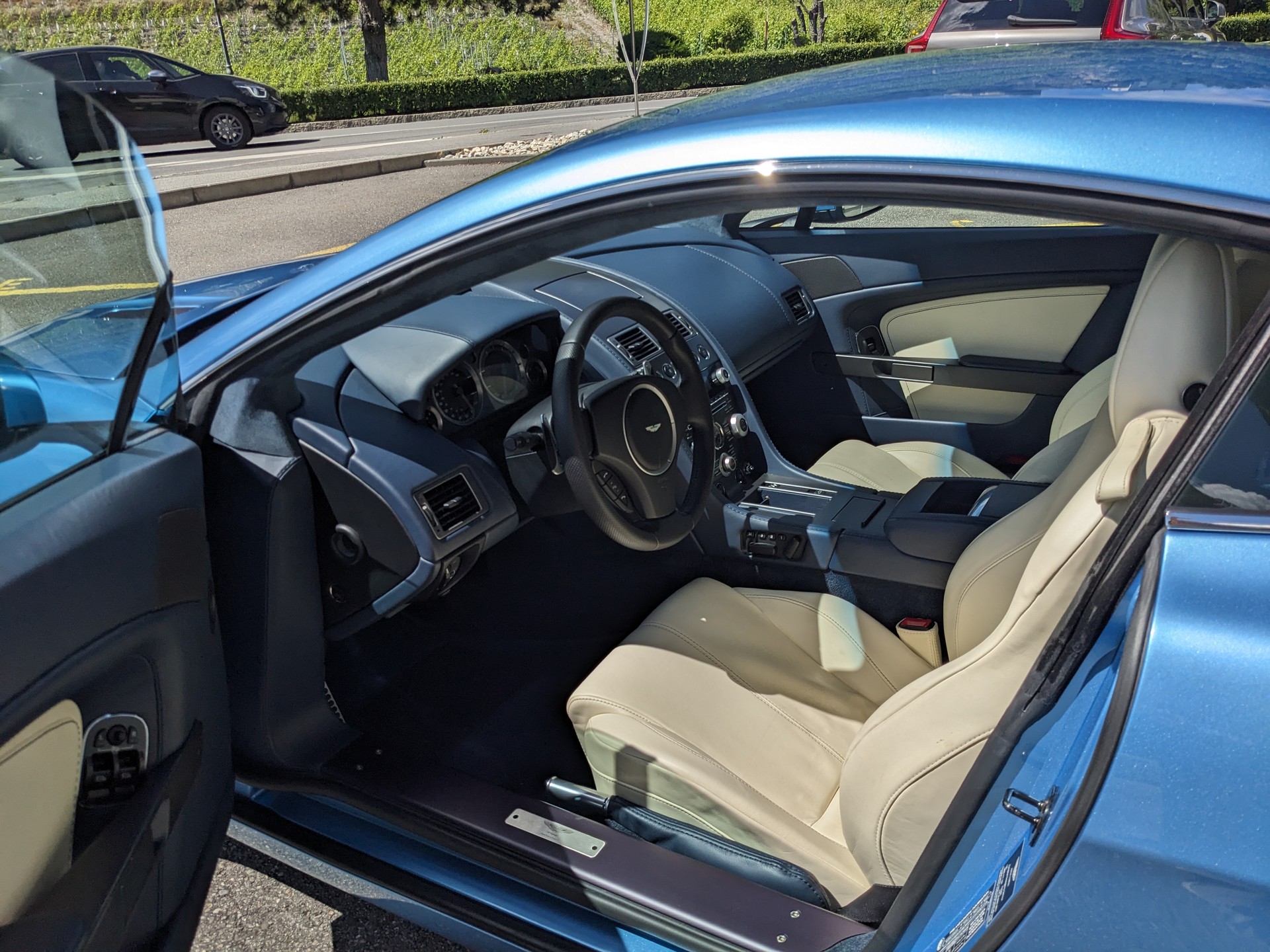 ASTON MARTIN V8 Vantage 4.7 Sportshift-image-11