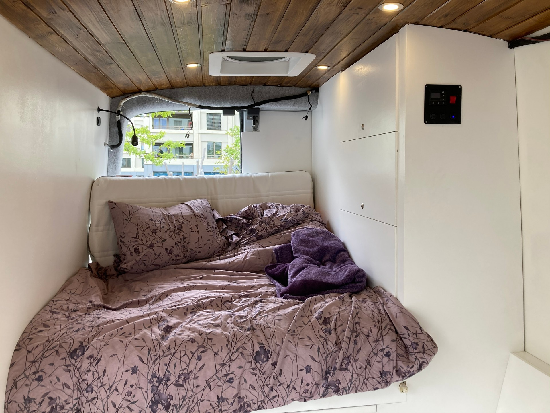FORD Transit L2H3 Stealth Kitesurf&Family Camper 2.0 TDCi-image-2