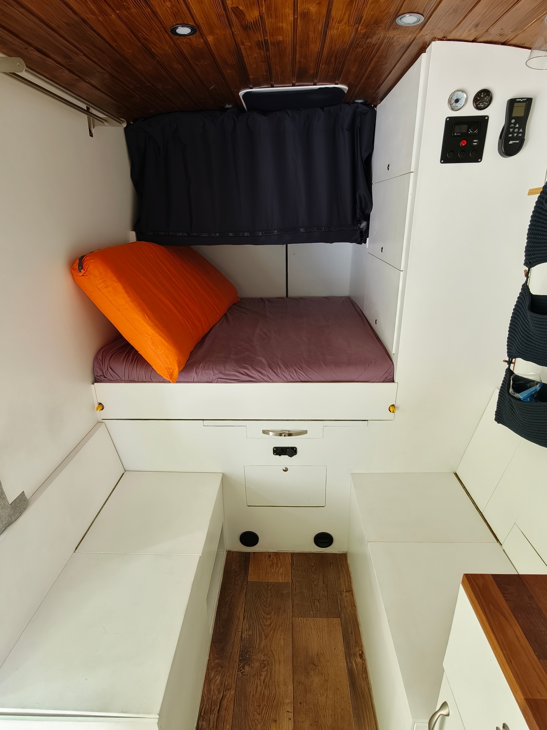 FORD Transit L2H3 Stealth Kitesurf&Family Camper 2.0 TDCi-image-8