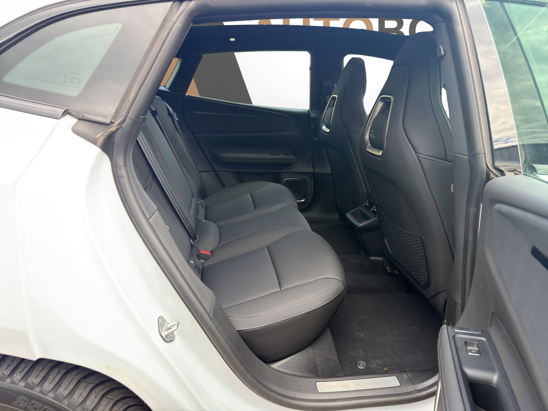 POLESTAR 4 Long Range Dual Motor-image-15