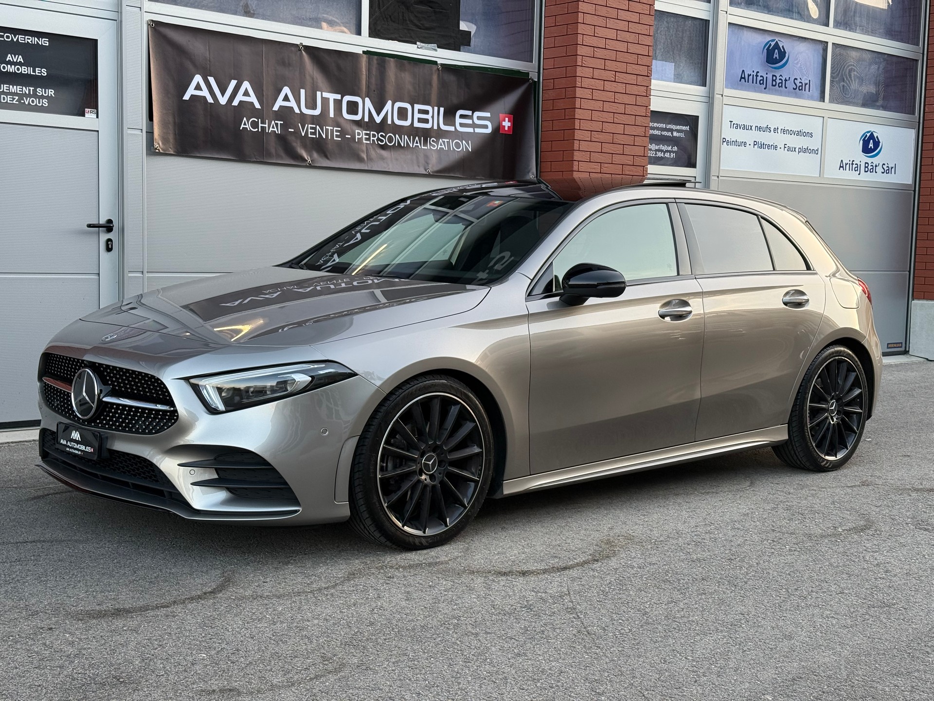 MERCEDES-BENZ A 200 AMG Line 7G-DCT-showroom-element-2