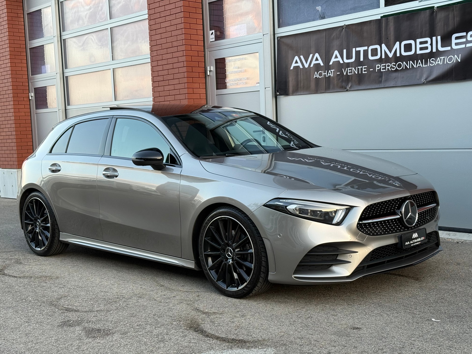 MERCEDES-BENZ A 200 AMG Line 7G-DCT-image-8
