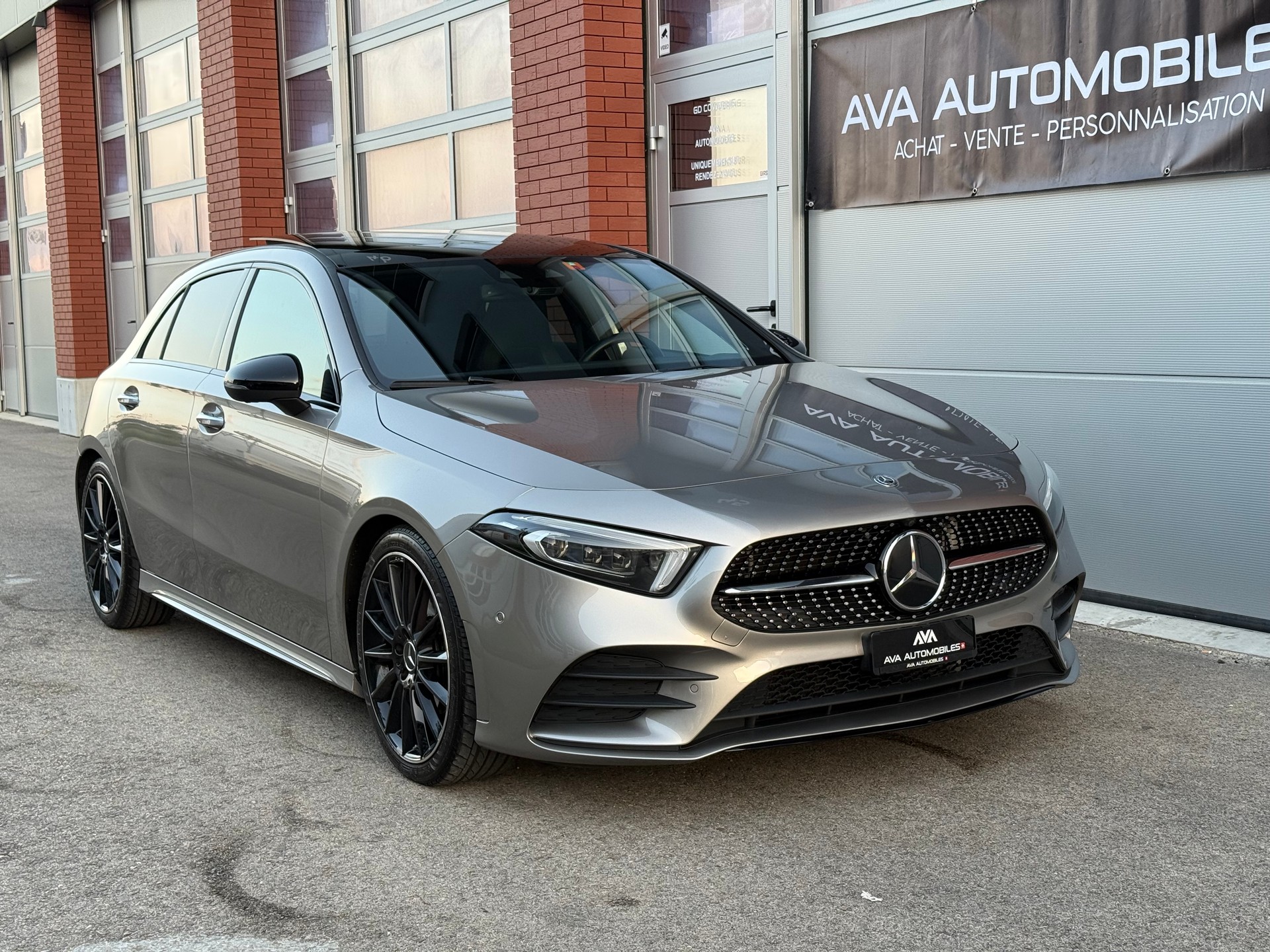 MERCEDES-BENZ A 200 AMG Line 7G-DCT-image-7