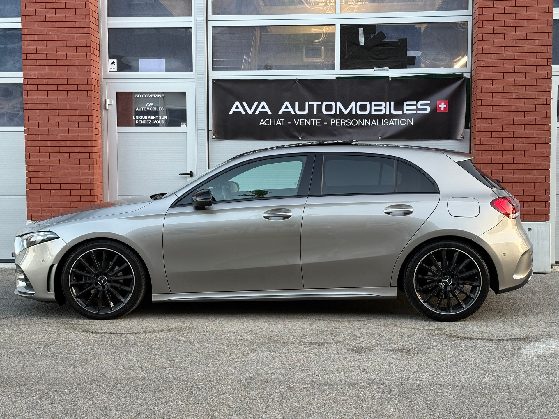 MERCEDES-BENZ A 200 AMG Line 7G-DCT-showroom-element-3