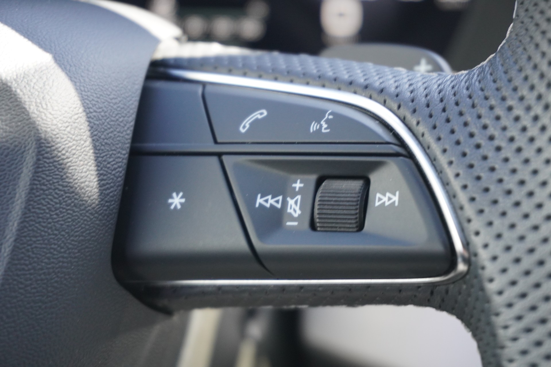 AUDI A4 Avant 45 TFSI S line S-tronic quattro-image-19