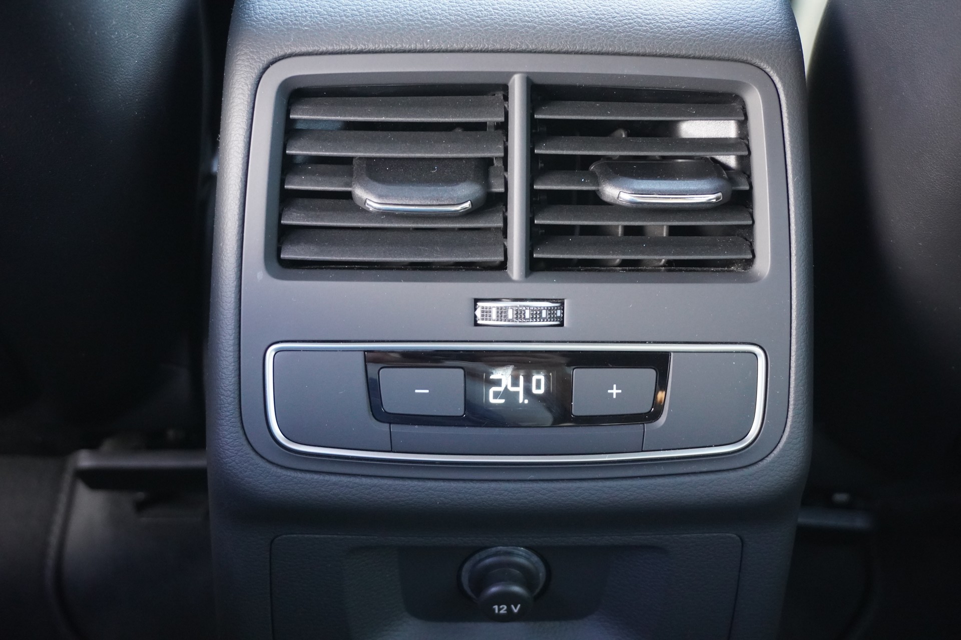 AUDI A4 Avant 45 TFSI S line S-tronic quattro-image-17