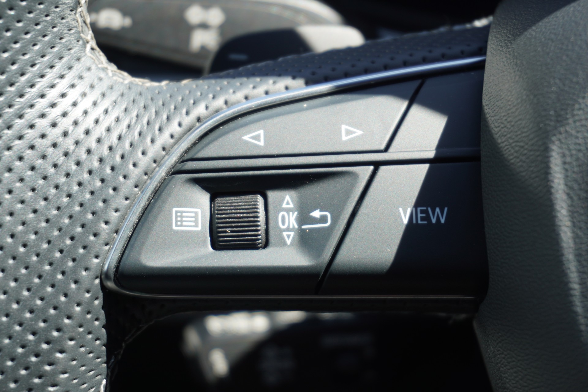 AUDI A4 Avant 45 TFSI S line S-tronic quattro-image-20