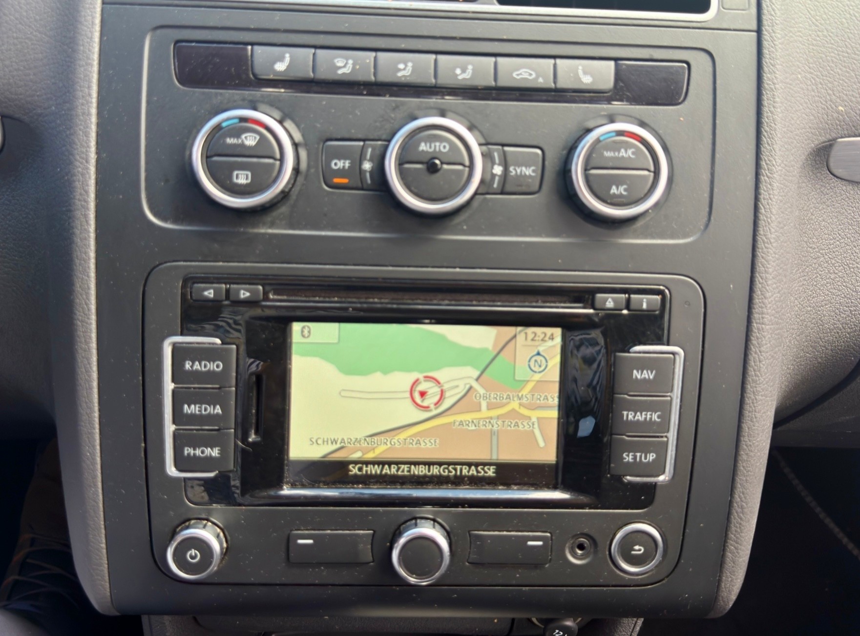 VW Touran 2.0 TDI R-Line DSG 7 Plätze-image-17