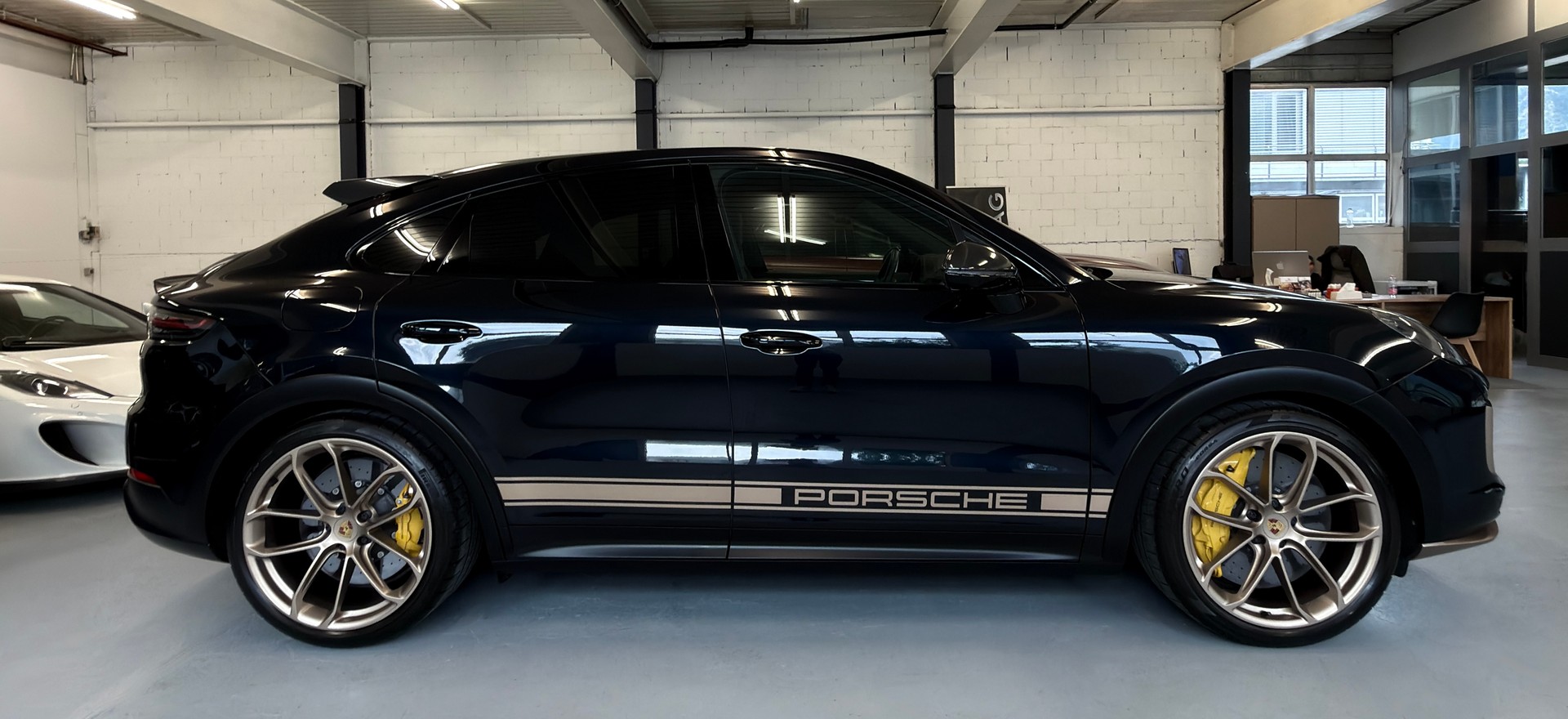 PORSCHE Cayenne Turbo GT-image-5