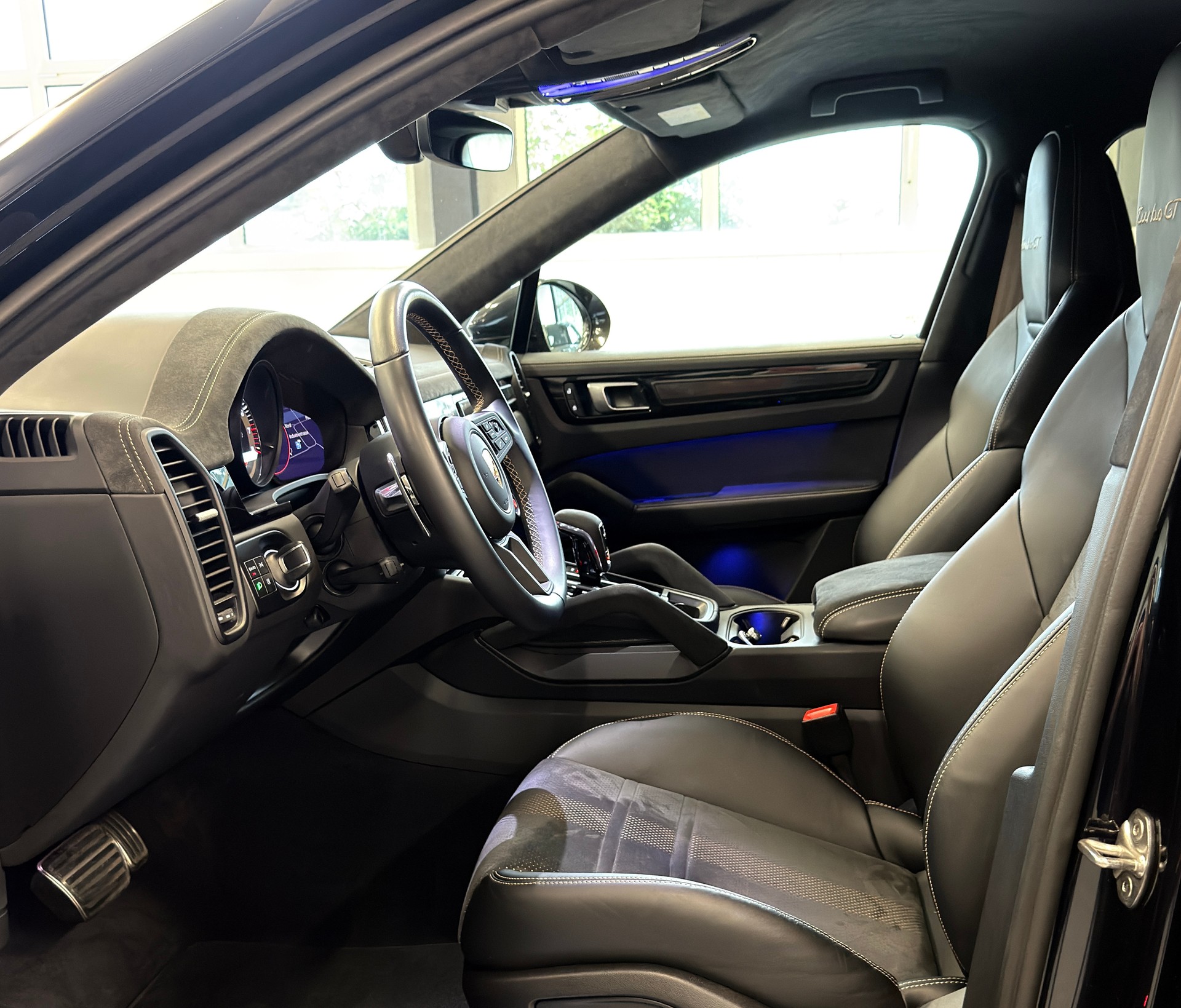 PORSCHE Cayenne Turbo GT-image-7
