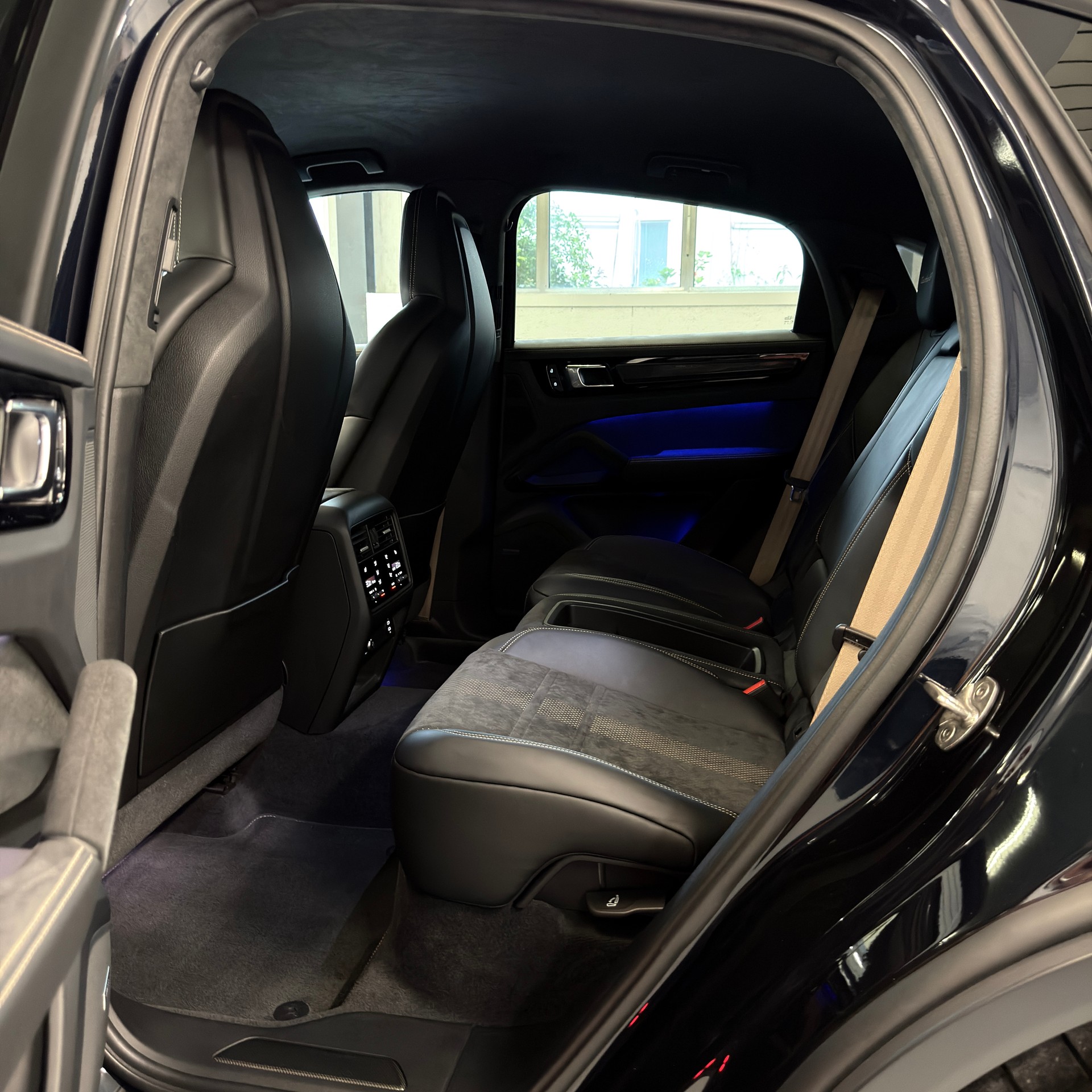 PORSCHE Cayenne Turbo GT-image-10