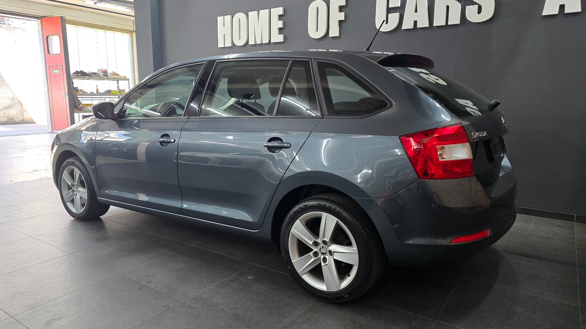 SKODA Rapid Spaceback 1.2 TSI Elegance-image-5