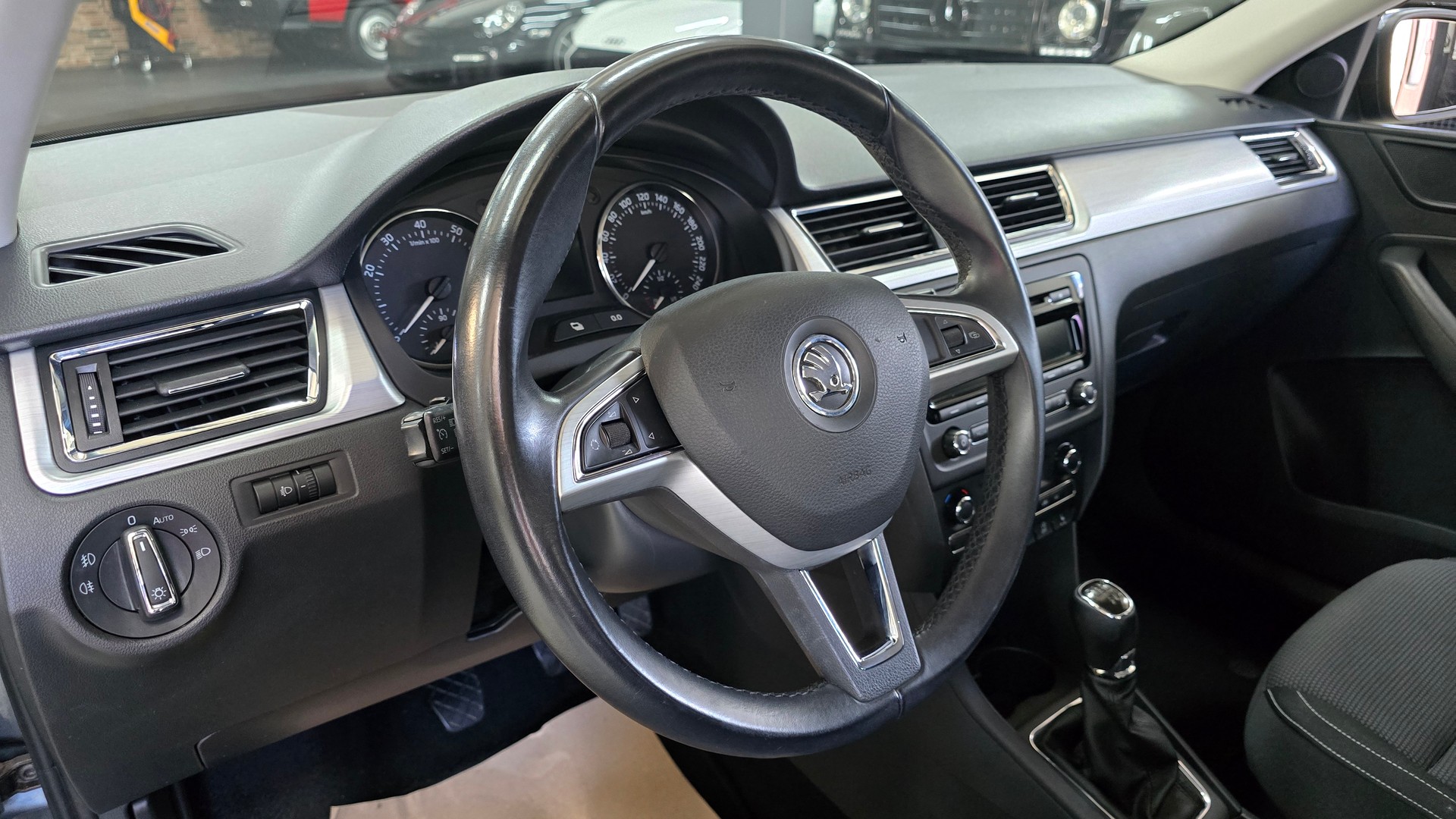 SKODA Rapid Spaceback 1.2 TSI Elegance-image-27