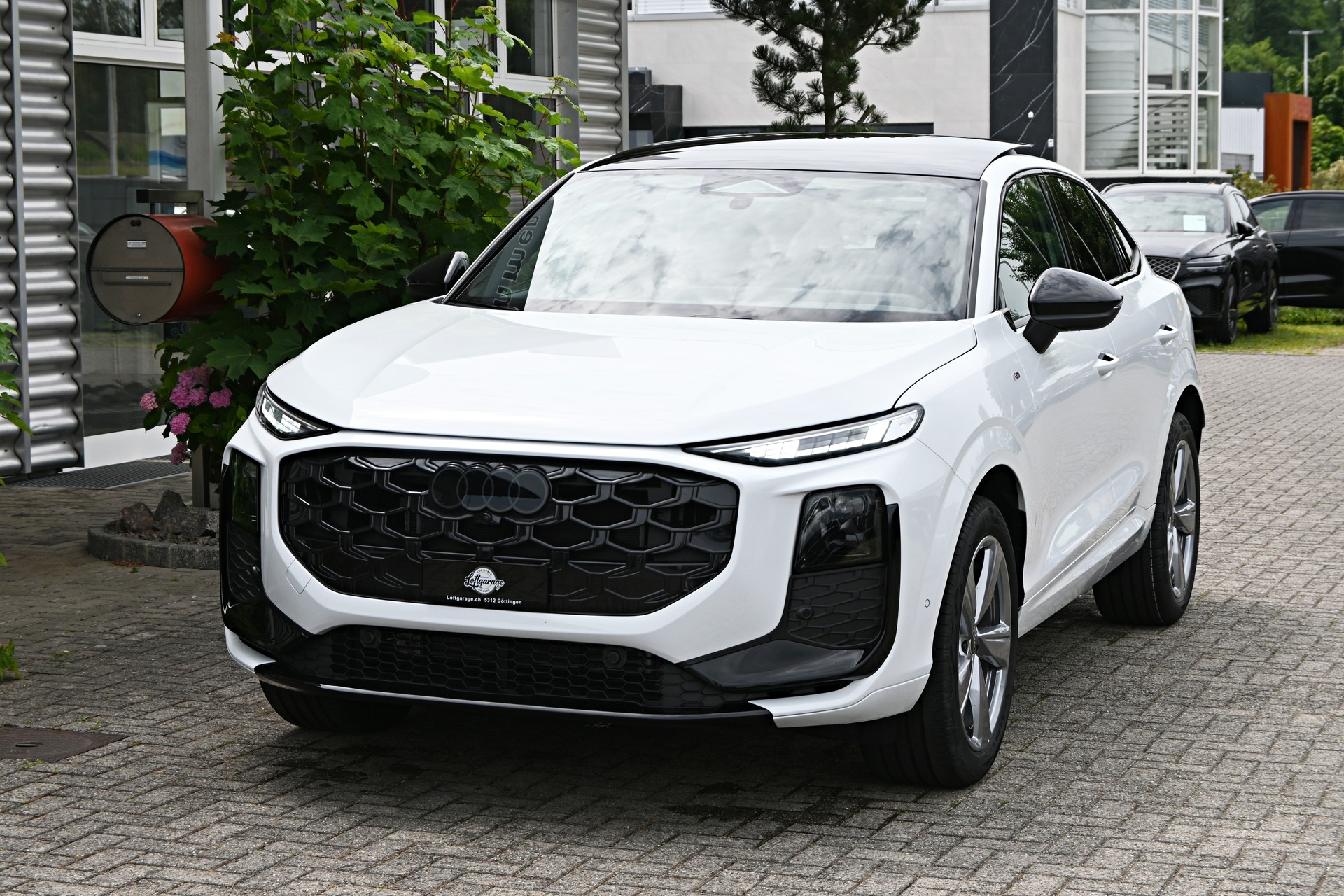 AUDI Q3 Sportback S Line Plus Black TFSI S tronic 150PS + AHK 1800kg-showroom-element-1